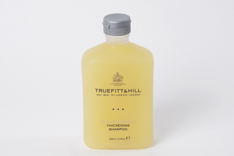 Truefitt&Hill Шампунь для увеличение объёма волос Thickening Shampoo 365 мл.10008 Truefitt&Hill Шампунь для увеличение объёма волос Thickening Shampoo 365 мл.10008TRUEFITT&HILL Thickening Shampoo 365 мл. Шампунь для увеличение объёма волос. Эффективно и бережно очищающий шампунь заботится о волосах. Дарит хорошее настроение благодаря освежающему деликатному аромату цитрусов и дыни. Преимущества: Придаёт волосам объём у корней и шелковистый блеск по длине; Восстанавливает, укрепляет и утолщает стержень волоса; Активизирует и защищает волосяные фолликулы; Обладает тонизирующим воздействием; Не требует дополнительного использования кондиционера.