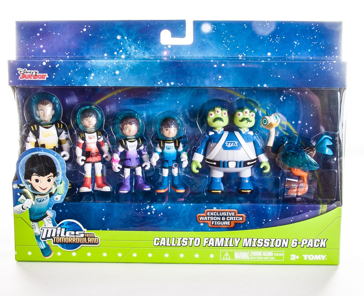Miles from Tomorrowland Набор фигурок Семья Каллисто 6 шт86115 Miles from Tomorrowland Набор фигурок Семья Каллисто 6 шт86115Набор фигурок Miles from Tomorrowland Семья Каллисто - вся семья в сборе! Они путешествуют на космическом корабле Стеллосфера. Каждый астронавт одет в космический костюм, а в комплект входят прозрачные шлемы. Майлз - главный герой мультфильма. Он любопытный, обладает пытливым умом и жить не может без приключений! Вместе со своим другом Мерком, Майлз попадает в разные ситуации, исследуя далекие планеты и новые миры. Лео - папа Майлза. На борту корабля он выполняет обязанности главного механика. Кажется, его способности передались дочери Лоретте. Лоретта - старшая сестра Майлза. Она очень умная и может разобраться с устройством любого, даже самого сложного механизма. Мерк - робот-страус и любимый питомец семьи Каллисто. Во все приключения Майлз и Мерк попадают вместе! Уотсон и Крик - двухголовый инопланетянин и адмирал звездного флота. Именно его поручения выполняет семья Каллисто, путешествуя по дальним рубежам космоса. С таким набором ваш ребенок...