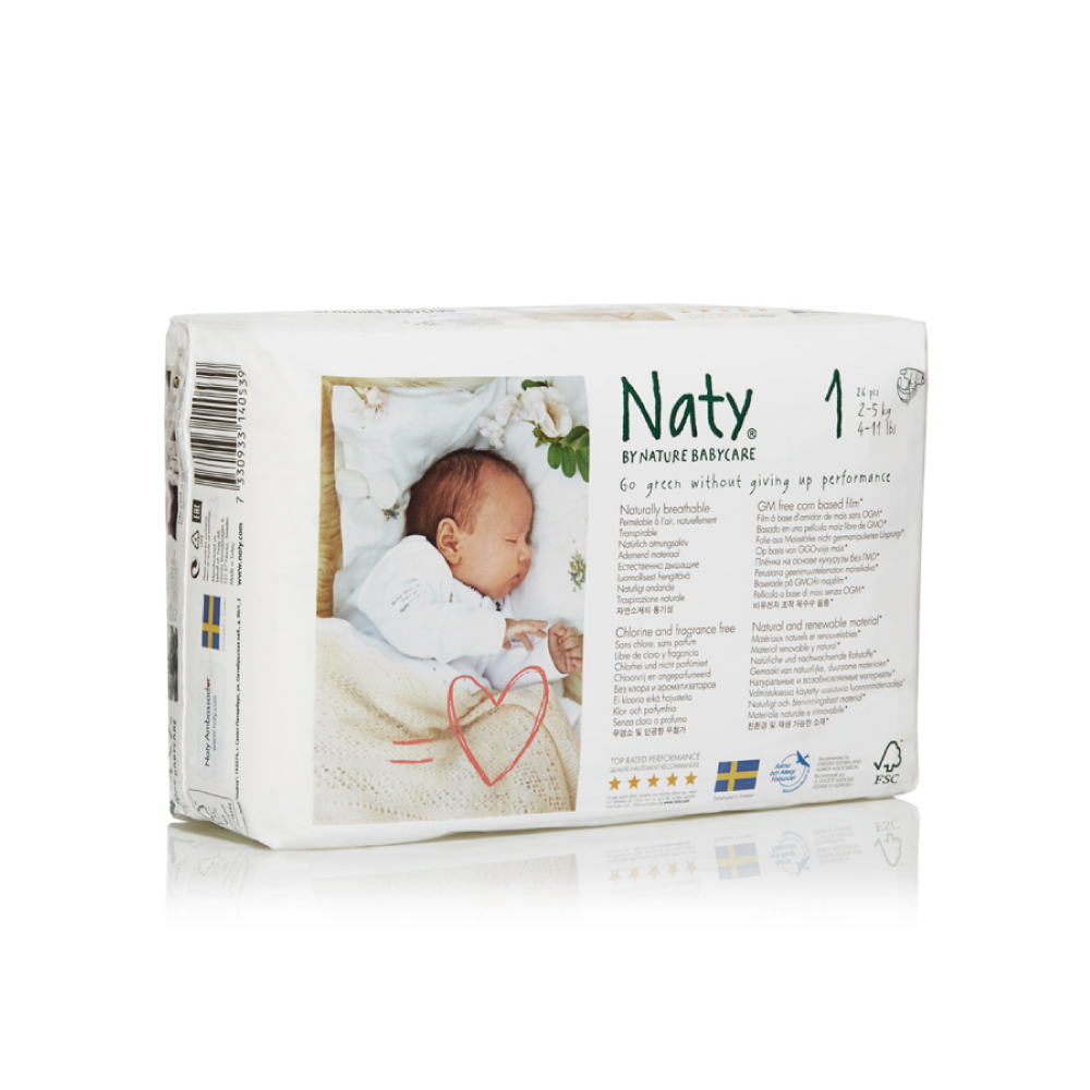 Фито-подгузники Naty (Найти), размер 1 (от 2 до 5 кг.), 26 шт.7330933140539 Фито-подгузники Naty (Найти), размер 1 (от 2 до 5 кг.), 26 шт.7330933140539О бренде: Компания Naty основана в Швеции матерью двух мальчиков Марлен Сандберг. В результате для малышей и их мам была создана новая, экологически чистая продукция из натурального воспроизводимого сырья, отвечающая высоким запросам потребителей по качеству, эффективности и дизайну. Компания представляет широкий ассортимент товаров личной гигиены из натуральных материалов для детей и женщин, а также детский текстиль. Вся продукция шведской компании Naty изготовлена из натуральных органических материалов, не содержит никаких вредных химических компонентов. Материалы, которые используются для производства, проходят все необходимые тесты на аллергические реакции. Продукция Naty - это выбор ответственных родителей, заботящихся о здоровье своих детей и окружающей природе. Описание: Вместо нефтепродуктов для производства подгузников и трусиков Naty использует материал на основе кукурузного крахмала. Подгузник Naty состоит из наполнителя на основе целлюлозы, отбеленной...