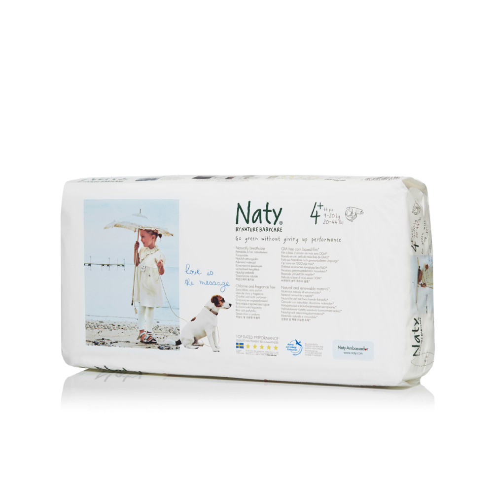 Фито-подгузники Naty (Найти), размер 4+ (от 9 до 20 кг.), 44 шт.7330933243629 Фито-подгузники Naty (Найти), размер 4+ (от 9 до 20 кг.), 44 шт.7330933243629О бренде: Компания Naty основана в Швеции матерью двух мальчиков Марлен Сандберг. В результате для малышей и их мам была создана новая, экологически чистая продукция из натурального воспроизводимого сырья, отвечающая высоким запросам потребителей по качеству, эффективности и дизайну. Компания представляет широкий ассортимент товаров личной гигиены из натуральных материалов для детей и женщин, а также детский текстиль. Вся продукция шведской компании Naty изготовлена из натуральных органических материалов, не содержит никаких вредных химических компонентов. Материалы, которые используются для производства, проходят все необходимые тесты на аллергические реакции. Продукция Naty - это выбор ответственных родителей, заботящихся о здоровье своих детей и окружающей природе. Описание: Вместо нефтепродуктов для производства подгузников и трусиков Naty использует материал на основе кукурузного крахмала. Подгузник Naty состоит из наполнителя на основе целлюлозы, отбеленной...