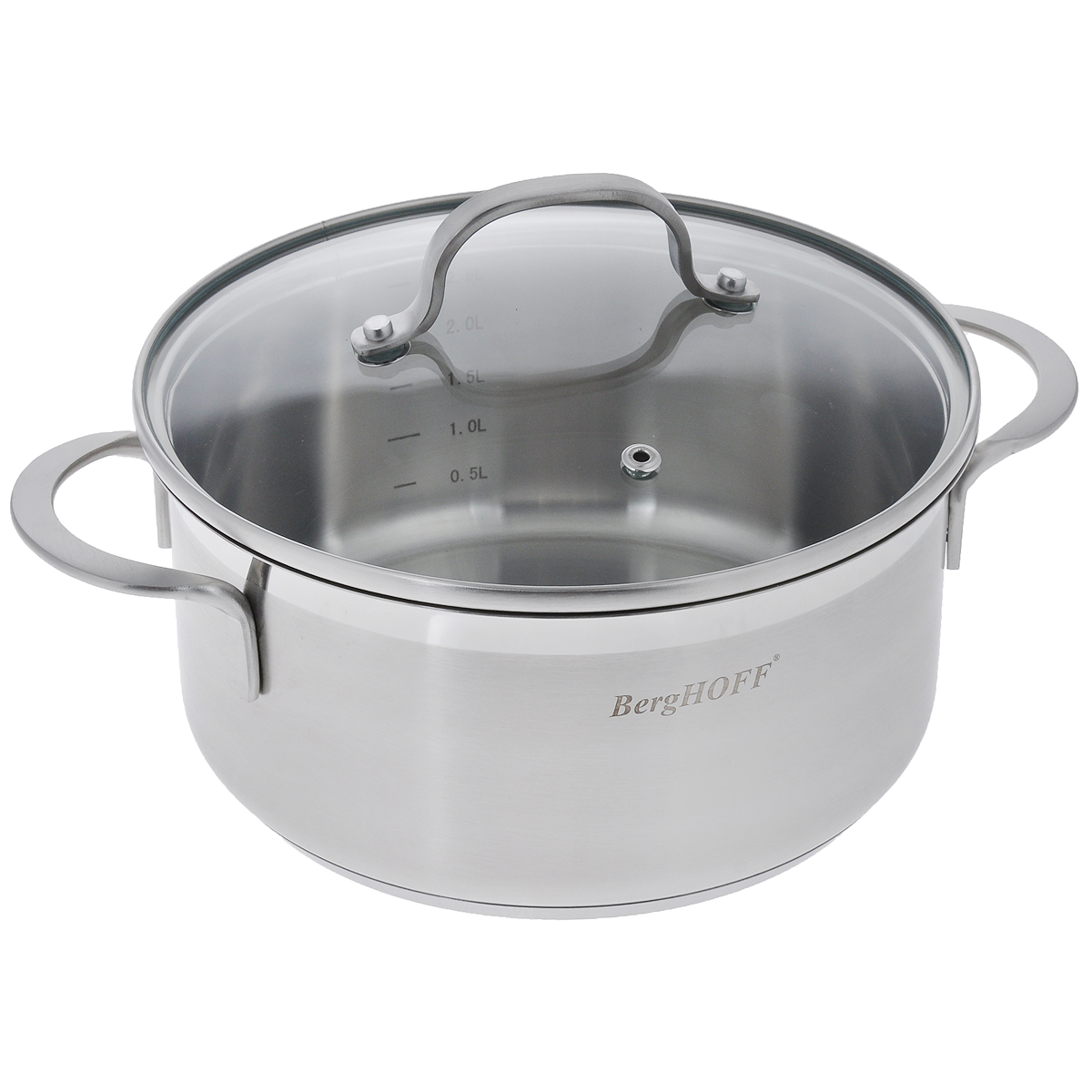 Кастрюля BergHOFF Bistro с крышкой, 2,6 л4410023 Кастрюля BergHOFF Bistro с крышкой, 2,6 л4410023Кастрюля BergHOFF Bistro выполнена из высококачественной нержавеющей стали, гигиеничной и прочной. Трехслойное капсульное дно делает возможным эффективное приготовление пищи и равномерное распределение тепла по всей поверхности. Матовая полировка обеспечивает превосходные антикоррозионные свойства материала, чистоту и гигиену, а также облегчает чистку. Стеклянная крышка оснащена ободком из нержавеющей стали и отверстием для выхода пара, снижающим возможность выкипания. Благодаря стеклянной крышке можно наблюдать за ингредиентами в кастрюле в процессе приготовления пищи. Специальная кромка позволяет выливать, не капая. Изделие имеет внутреннюю разметку объема. Подходит для всех типов плит, включая индукционные. Можно использовать в посудомоечной машине. Диаметр кастрюли (по верхнему краю): 20 см. Ширина кастрюли (с учетом ручек): 28 см. Высота стенки: 10 см. Толщина стенки: 1 мм. Толщина дна: 4 мм.