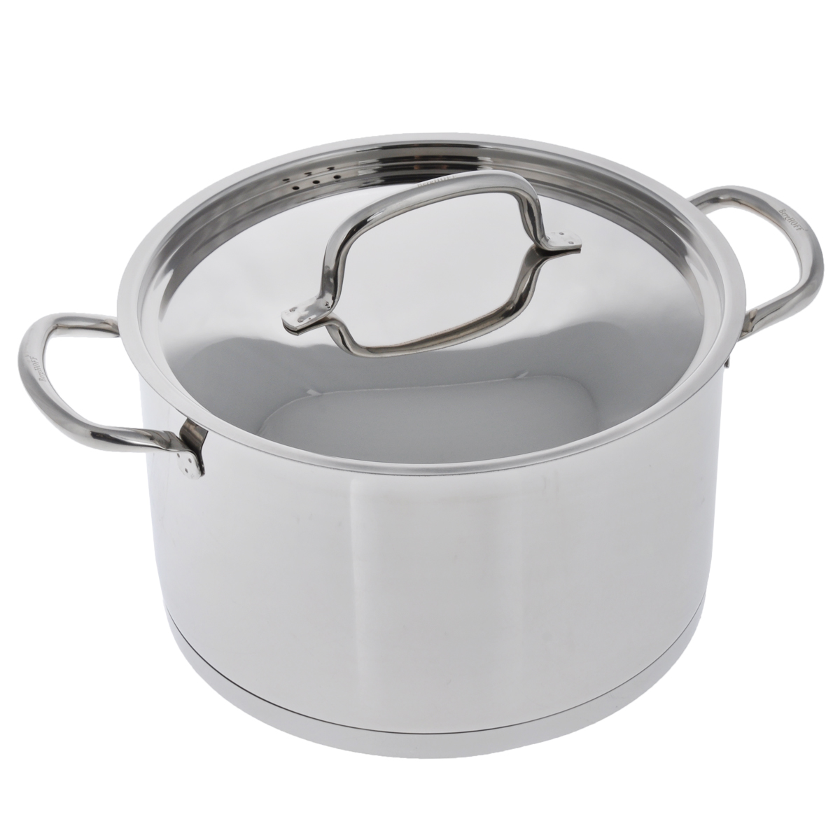 Кастрюля BergHOFF Moon с крышкой, 6,3 л4490001 Кастрюля BergHOFF Moon с крышкой, 6,3 л4490001Большая бульонная кастрюля BergHOFF Moon выполнена из высококачественной нержавеющей стали 18/10, которая обладает бактериостатическими свойствами. Сталь 18/10 - один из наиболее тонких и сбалансированных сплавов, используемых во всем мире, который гарантирует высокую химическую нейтральность к пище. Зеркальная полировка снаружи и внутри изделия обеспечивает чистоту и гигиену (полное отсутствие в материале пор и микротрещин), превосходные антикоррозионные свойства материала, так как подобно пленке защищает внешнюю поверхность изделий и продлевает срок годности посуды, а также значительно облегчает чистку. Многослойное термодно для быстрого и энергосберегающего приготовления блюд. Удобные большие ручки. Края обеспечивают выливание без капель. Подходит для использования в посудомоечной машине. Можно использовать на всех типах плит, в том числе индукционных. Диаметр кастрюли (по верхнему краю): 24 см. Ширина кастрюли (с учетом ручек): 34 см. ...