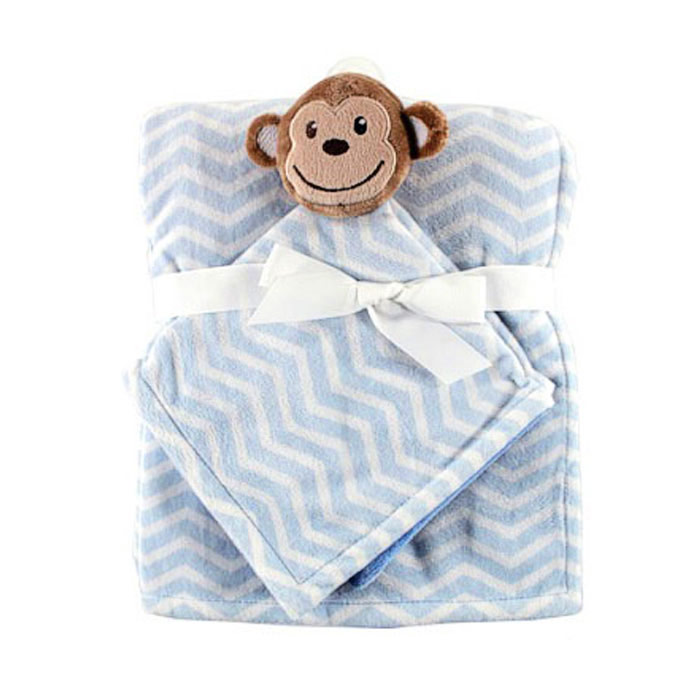 Плед детский Hudson Baby, с игрушкой-салфеткой, цвет: голубой, 76 см х 101 см50446 Плед детский Hudson Baby, с игрушкой-салфеткой, цвет: голубой, 76 см х 101 см50446Мягкий и уютный детский плед Hudson Baby словно создан для того, чтобы окружить теплотой и радостью маленькую кроху. Он прекрасно подходит для укрывания малыша как дома, так и на прогулке в коляске. Плед изготовлен из плюша, с одной стороны он однотонный голубой, с другой - нежно-голубой с белыми полосами. Он очень мягкий, нежный и приятный на ощупь. Благодаря размерам и практичному материалу плед очень удобен в использовании. В комплект с пледом входит игрушка-салфетка, выполнена в виде салфетки из мягкого плюша той же расцветки, что и плед, в центре которой расположена объемная голова обезьянки. Игрушка удивительно приятна на ощупь, малыш с удовольствием будет держать ее в ручках и засыпать с ней. Она защитит одежду малыша от срыгиваний во время сна. Детский плед Hudson Baby с игрушкой - лучший выбор родителей, которые хотят подарить ребенку ощущение комфорта и надежности уже с первых дней жизни. Характеристики: Материал: 100%...