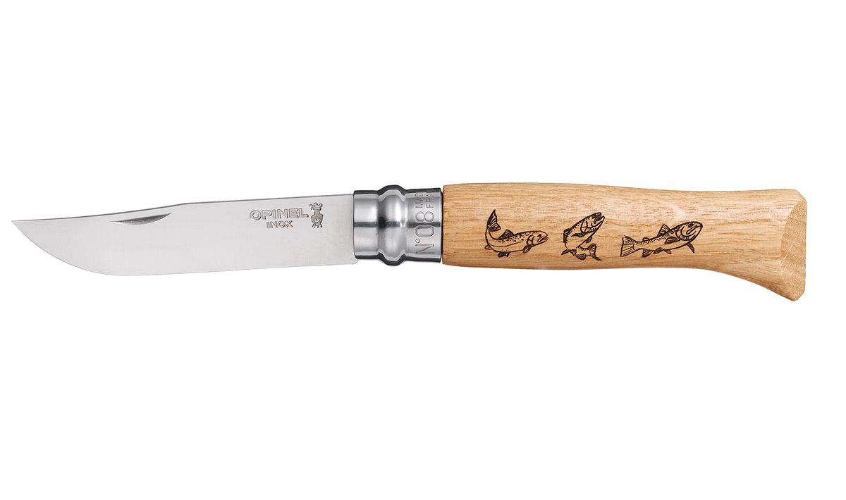 Нож Opinel Animalia n°8 нержавеющая сталь, рисунок - форель 0016251625 Нож Opinel Animalia n°8 нержавеющая сталь, рисунок - форель 0016251625Нож Opinel серии Animalia n°8 с лезвием из нержавеющей стали, с рисунком на рукояти - форель. Идеальный карманный нож для пикника, барбекю, походов, охоты и рыбалки. Нержавеющая сталь не требует ухода, но ее сложнее заточить до нужной остроты. Viroblock - оригинальное запорное устройство, представляющее собой кольцо с прорезью, которое, будучи повернуто относительно оси ножа, упирается в пятку клинка и не дает ножу самопроизвольно складываться при работе или раскладываться в кармане. Конструкция эта защищена патентом и устанавливается на ножи Opinel с 1955 года, начиная с модели n°6. Характеристики ножа: Материал лезвия: сталь Sandvik 12C27 Материал рукояти: бук, нанесен рисунок - форель Тип ножевого замка: Viroblock Приспособление для открытия клинка: насечка на лезвии Длина лезвия, см: 8,5 Длина ножа, см: 19 Ширина лезвия, см: 1,7 Длина в сложенном положении, см: 11 Вес, г: 45 Вес ножа с упаковкой, г: 51
