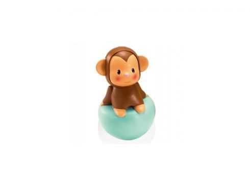 Smoby Неваляшка Обезьянка Моки211311 Smoby Неваляшка Обезьянка Моки211311Музыкальные неваляшки в виде животных от фирмы Smoby относятся к развивающим игрушкам. Вы можете выбрать одну из трёх милых неваляшек: обезьянку по имени Моки, зебру Панки или лягушонка Вабапу. Раскрашенная в весёлые цвета неваляшка привлекает внимание ребёнка. Она выполнена из пластика, приятного на ощупь, поэтому их так и хочется взять в ручки.