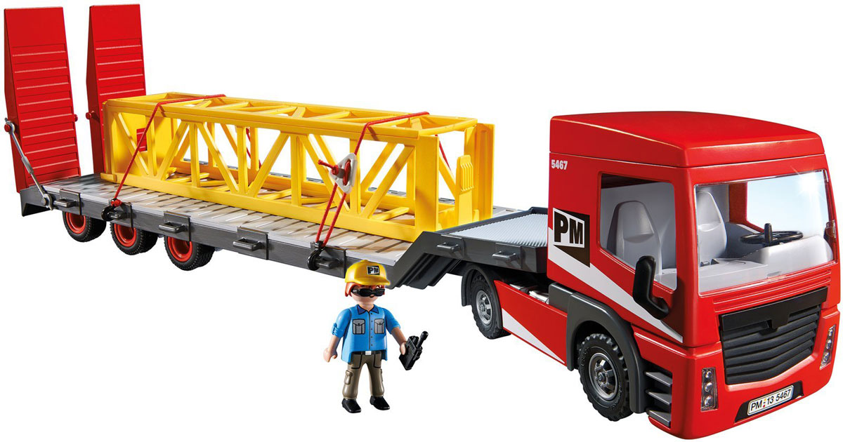 Playmobil Игровой набор Большой грузовик5467 Playmobil Игровой набор Большой грузовик5467Игровой набор Playmobil Большой грузовик понравится вашему малышу и надолго увлечет его. В комплект входят: фигурка водителя, грузовик, груз, а также дополнительные аксессуары и элементы декора, которые сделают игру еще интереснее. Элементы набора выполнены из прочного пластика ярких цветов. Руки и голова фигурки подвижны, а благодаря специальной форме ручек, она может держать различные небольшие предметы, входящие в набор. Кабина грузовика наклоняется, крыша кабины снимается, фиксаторы в задней части кузова откидываются, образуя удобный заезд для автомобилей, а сам кузов без труда отсоединяется от кабины и присоединяется снова. Игры с таким набором позволят ребенку весело провести время, а также помогут развить мелкую моторику пальчиков, внимательность и воображение. Порадуйте своего малыша такой чудесной игрушкой!