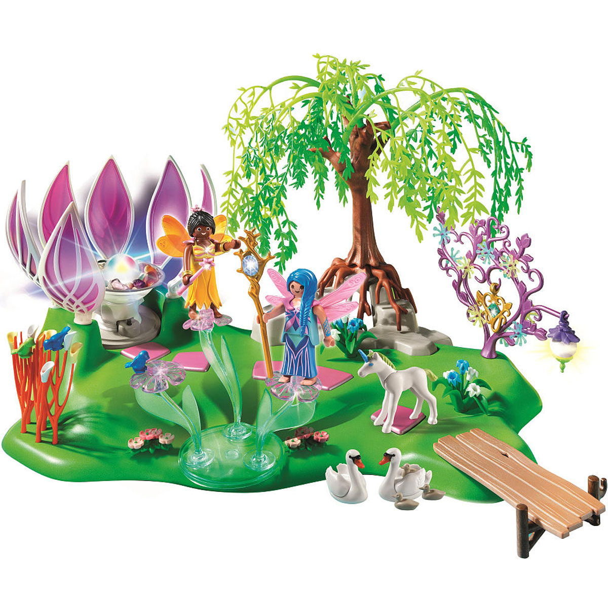 Playmobil Игровой набор Остров фей с волшебным жемчужным фонтаном5444pm Playmobil Игровой набор Остров фей с волшебным жемчужным фонтаном5444pmИгровой набор Playmobil Остров фей с волшебным жемчужным фонтаном обязательно понравится вашему ребенку. Он выполнен из безопасного пластика и включает две фигурки в виде фей, фигурки в виде Пегаса, лебедей и птичек, площадку в виде уютного острова, кулон для малышки, подставку для драгоценностей в виде дерева и другие аксессуары для игры. У фей подвижные части тела; в руках они могут удерживать предметы. На сказочном острове прекрасные феи найдут все, что им необходимо для отдыха. В большом бутоне цветка спрятан источник волшебной энергии, который светится и переливается разными цветами. Лепестки источника подвижны. Феи просто обожают кататься на карусели из цветка. В этом лесу все волшебное: и животные, и растения, и даже фонарик. Он начинает светиться в темноте (батарейки не требуются). Вместе с феями резвятся единорог, лебеди и птички. Ваш ребенок с удовольствием будет играть с набором, придумывая волшебные истории. Рекомендуемый возраст: от 4 до 10 лет....