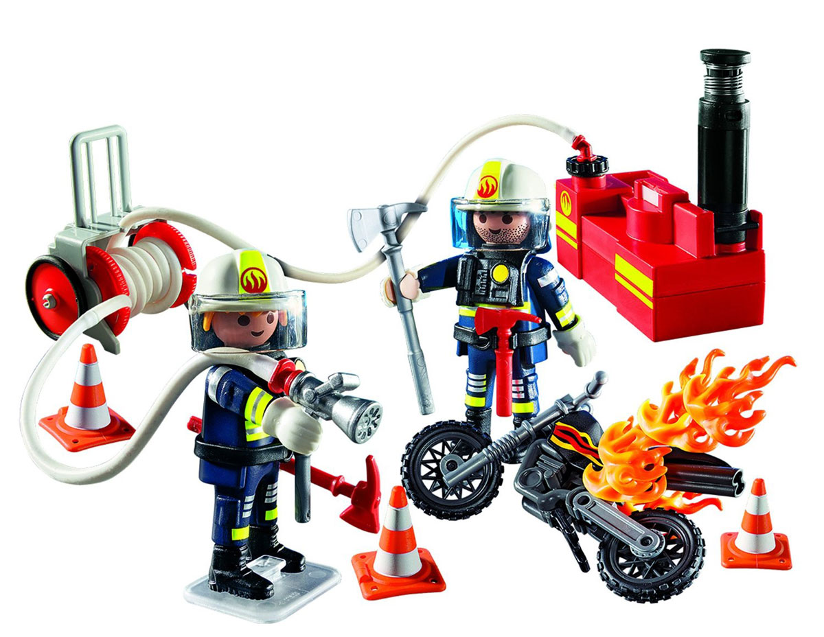 Playmobil Игровой набор Пожарники с водяным насосом5365pm Playmobil Игровой набор Пожарники с водяным насосом5365pmИгровой набор Playmobil Пожарники с водяным насосом позволит малышу почувствовать себя храбрым пожарным. В комплект входят: 2 фигурки пожарных, насос, шланг, мотоцикл, а также разнообразные аксессуары и элементы декора. Элементы набора выполнены из прочного пластика ярких цветов и легко соединяются между собой. Руки и головы фигурок подвижны, а благодаря специальной форме ручек, они могут держать различные небольшие предметы, входящие в набор. Помоги храбрым пожарным погасить водяным насосом горящий мотоцикл на дороге. Нажми кнопку на насосе, и из шланга польется вода. Игры с таким набором позволят ребенку весело провести время. А процесс сборки игрушки поможет малышу развить мелкую моторику пальчиков, внимательность и усидчивость. Порадуйте своего малыша такой чудесной игрушкой!
