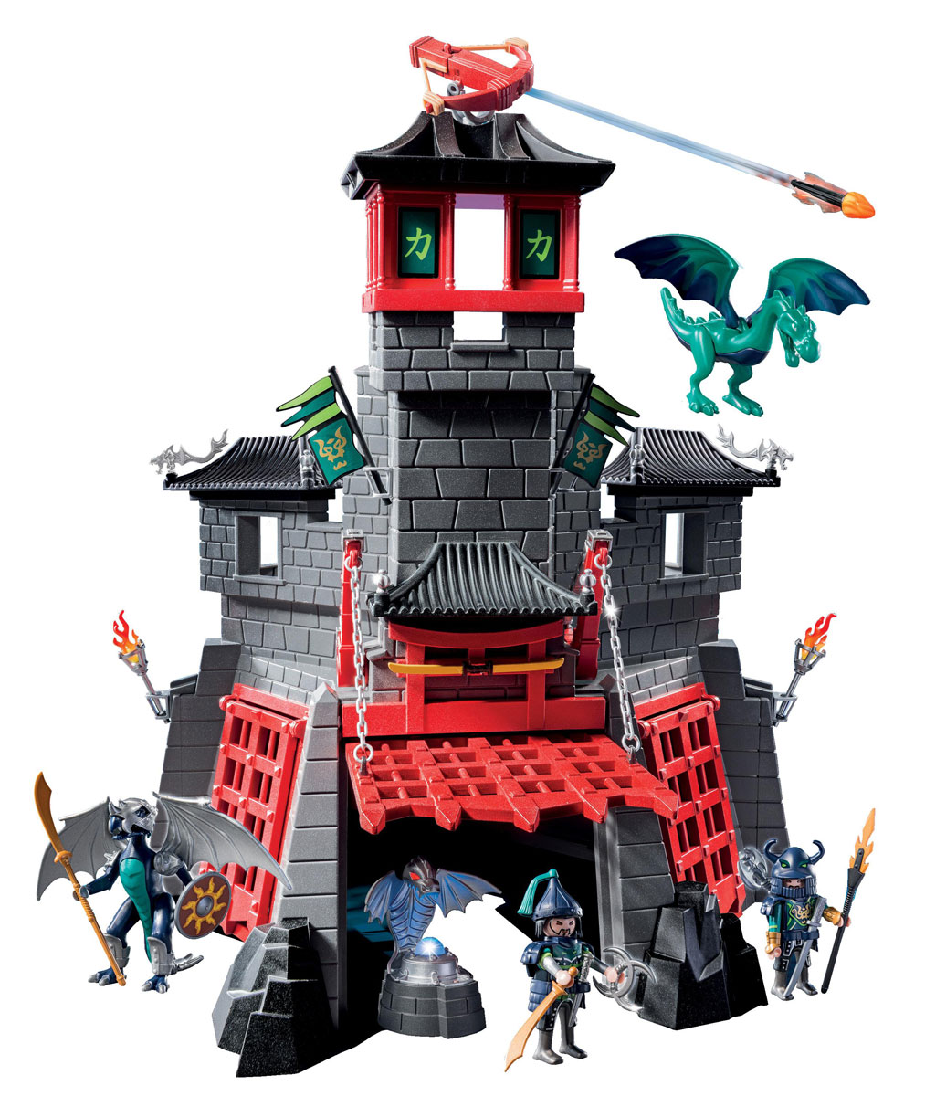 Playmobil Игровой набор Секретный форт Дракона5480pm Playmobil Игровой набор Секретный форт Дракона5480pmИгровой набор Playmobil Секретный форт Дракона обязательно понравится вашему ребенку. Он выполнен из безопасного пластика и включает вместительный форт, две фигурки грабителей, большого и маленького драконов, оружие, магиечский кристалл в подставке и другие аксессуары для игры. Голубой магический кристалл похищен и спрятан в секретном форте дракона. Форт защищают два голубых дракона, которые не допустят врага на свою территорию. В секретном форте дракона сидят грабители, которые украли волшебный кристалл. Он надежно спрятан за решеткой в специальной подставке. Добраться туда будет не так-то просто. На крыше форта установлено работающее орудие, которое стреляет огненными зарядами. В замке также есть ловушки. Подъемные ворота можно открыть только вверх с помощью специального рычага. Магический кристалл светится голубым светом. Включенная лампочка в кристалле горит 90 секунд, затем автоматически отключается. Отключить свет также можно вручную. У фигурок подвижные части...