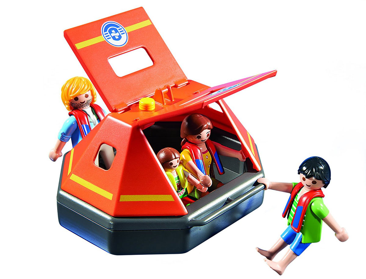 Playmobil Игровой набор Спасательный плот5545 Playmobil Игровой набор Спасательный плот5545Игровой набор Playmobil Спасательный плот обязательно понравится вашему ребенку. Он выполнен из безопасного пластика и включает спасательный плот, фигурки в виде трех взрослых и ребенка, а также другие аксессуары. У фигурок подвижные части тела; в руках они могут удерживать предметы. Плот вмещает 4 человечков и держится на воде. Его можно подсоединить к спасательному катеру (арт. 5540pm) или пожарному вертолету (арт. 5542pm). В жару крышу плота можно открыть, а в шторм закрыть, защищая пассажиров от воды. Ваш ребенок с удовольствием будет играть с набором, придумывая захватывающие истории. Рекомендуемый возраст: от 4 до 10 лет.