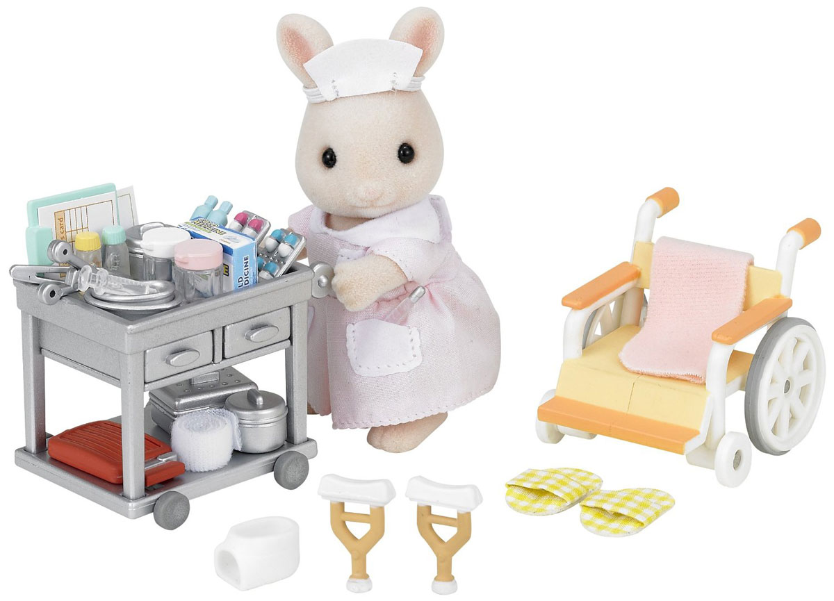 Sylvanian Families Игровой набор Медсестра с аксессуарами2816 Sylvanian Families Игровой набор Медсестра с аксессуарами2816Игровой набор Sylvanian Families Медсестра с аксессуарами привлечет внимание вашей малышки и не позволит ей скучать. Набор включает в себя фигурку крольчихи-медсестры, кресло-каталку, тележку, а также костыли, гипс, медицинские инструменты и медикаменты. Фигурки выполнены из пластика и покрыты мягким приятным на ощупь флоком. Ваша малышка будет часами играть с набором, придумывая различные истории. Sylvanian Families - это целый мир маленьких жителей, объединенных общей легендой. Жители страны Sylvanian Families - это кролики, белки, медведи, лисы и многие другие. У каждого из них есть дом, в котором есть все необходимое для счастливой жизни. В городе, где живут герои, есть школа, больница, рынок, пекарня, детский сад и множество других полезных объектов. Жители этой страны живут семьями, в каждой из которой есть дети. В домах Sylvanian Families царит уют и гармония. Домашние животные радуют хозяев. Здесь продумана каждая мелочь, от одежды до...
