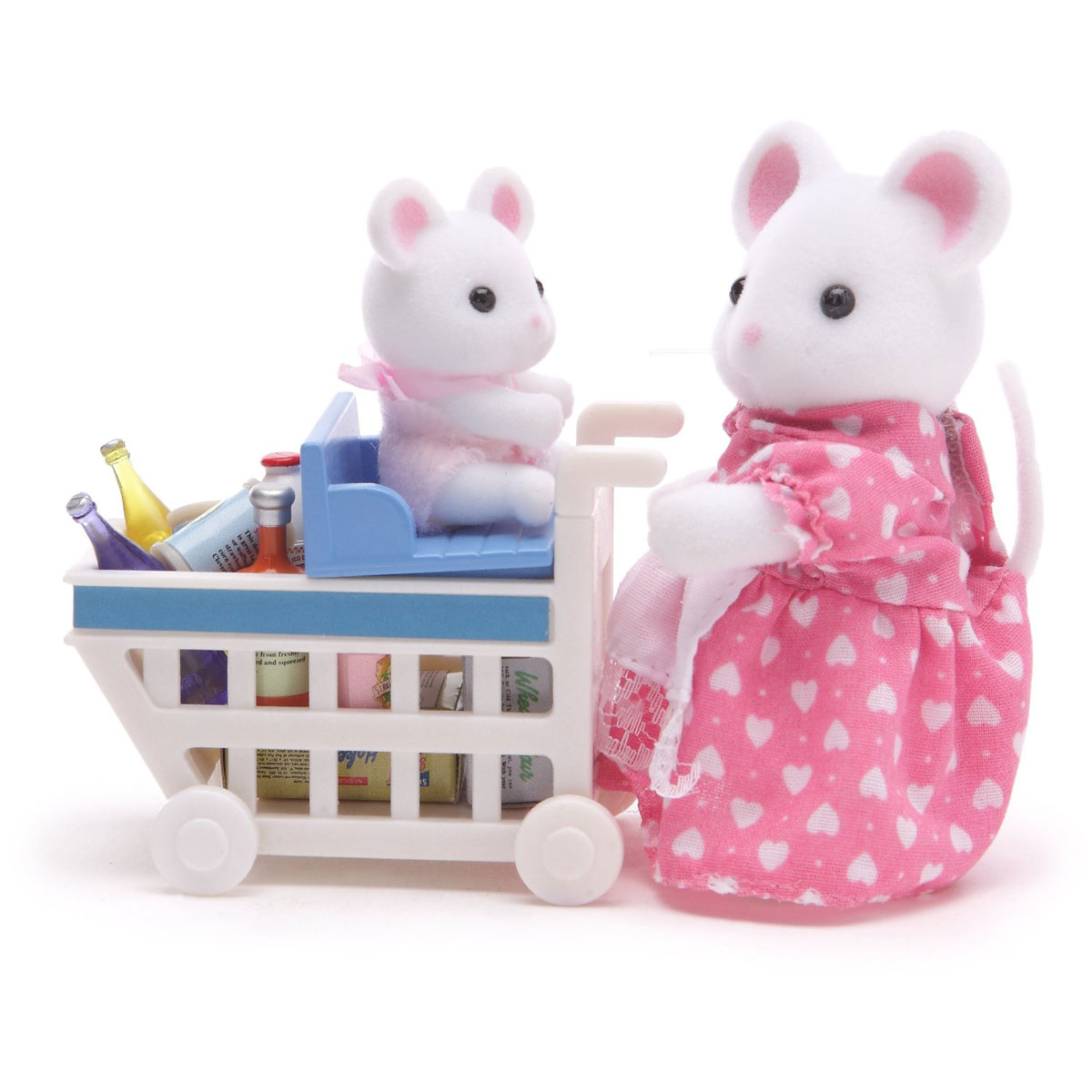 Sylvanian Families Набор фигурок Покупки в бакалее2401 Sylvanian Families Набор фигурок Покупки в бакалее2401Игровой набор Sylvanian Families Покупки в бакалее привлечет внимание вашей малышки и не позволит ей скучать. Набор включает в себя фигурки мышки-мамы и мышки-малыша, тележку с сиденьем для крохи и продукты. Мышонка можно посадить в специальное сиденье, которое закрепляется на тележке. Оно двигается вперед и назад, поэтому мама-мышка без труда сможет уложить все продукты. Симпатичные фигурки мышек выполнены из пластика и покрыты мягким приятным на ощупь флоком. Ваша малышка будет часами играть с набором, придумывая различные истории. Характеристики: Материал: пластик, текстиль. Высота фигурки мышки: 8 см. Высота фигурки мышонка: 3,5 см. Уважаемые клиенты! Обращаем ваше внимание на возможные изменения в дизайне одежды фигурок. Поставка осуществляется в зависимости от наличия на складе. Дизайн самих фигурок и комплектация остаются неизменными.