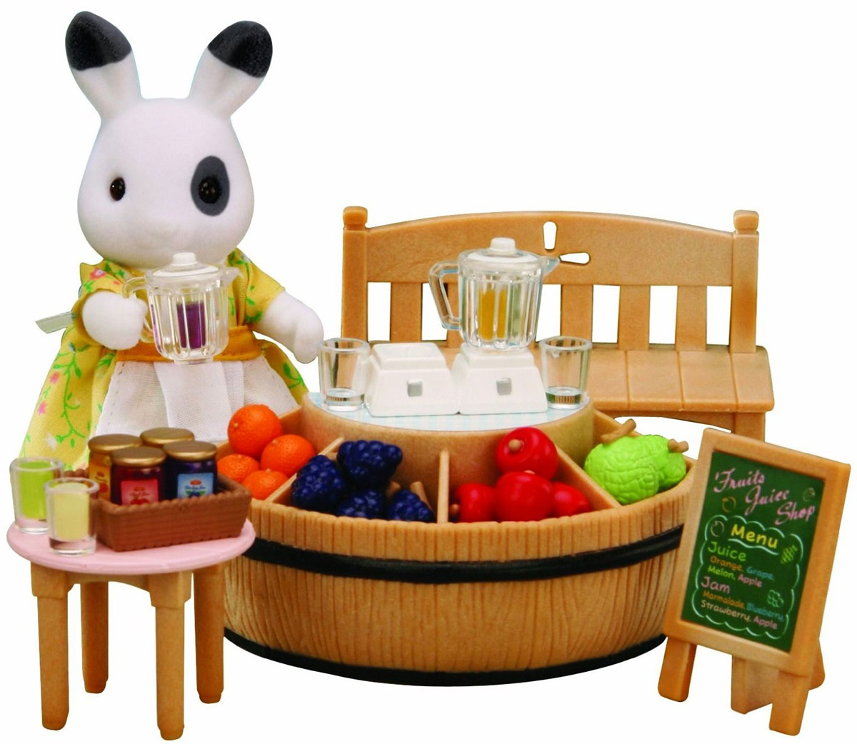 Sylvanian Families Игровой набор Фреш-бар2792 Sylvanian Families Игровой набор Фреш-бар2792Игровой набор Фреш-бар привлечет внимание вашего ребенка, ведь он сможет придумывать для жителей чудесной страны Sylvanian Families свои истории. В комплект входит фигурка крольчихи, лоток с фруктами, овощами и ягодами, скамейка, столик, блендер, соковыжималка, баночки с сиропами и вареньем, посуда и афиша-меню. Симпатичная крольчиха выполнена из пластика и покрыта мягким приятным на ощупь флоком. Она одета в платье, которое с легкостью можно снять при необходимости. Sylvanian Families - это целый мир маленьких жителей, объединенных общей легендой. Жители страны Sylvanian Families - это кролики, белки, медведи, лисы и многие другие. У каждого из них есть дом со всем необходимым для счастливой жизни. В городе, где живут герои, есть школа, больница, рынок, пекарня, детский сад и множество других полезных объектов. Жители этой страны живут семьями, в каждой из которой есть дети. В домах Sylvanian Families царит уют и гармония. Домашние животные радуют...