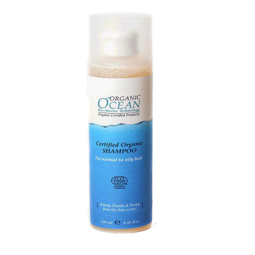 Organic Ocean Шампунь для нормальных и жирных волос, 250 мл20888 Organic Ocean Шампунь для нормальных и жирных волос, 250 мл20888Шампунь обогащен органическим соком АЛОЭ ВЕРА бережно очищает волосы, насыщает кожу головы витаминами и микроэлементами. Органическое масло ШАЛФЕЯ регулирует работу сальных желез и нормализует естественный баланс кожи головы, помогает в борьбе с перхотью. Экстракты Альпийских трав ИССОП, БУДДЛЕЯ ДАВИДА, ТИМЬЯН защищают волосы от неблагоприятных внешних факторов, снимают раздражение, оказывают успокаивающее действие. Уникальный компонент АРГИНИН предотвращает от выпадения волос, активизирует их рост, питает волосяные луковицы, укрепляет корни. Шампунь восстанавливает структуру волос от корней до самых кончиков, делая их сияющими и здоровыми.