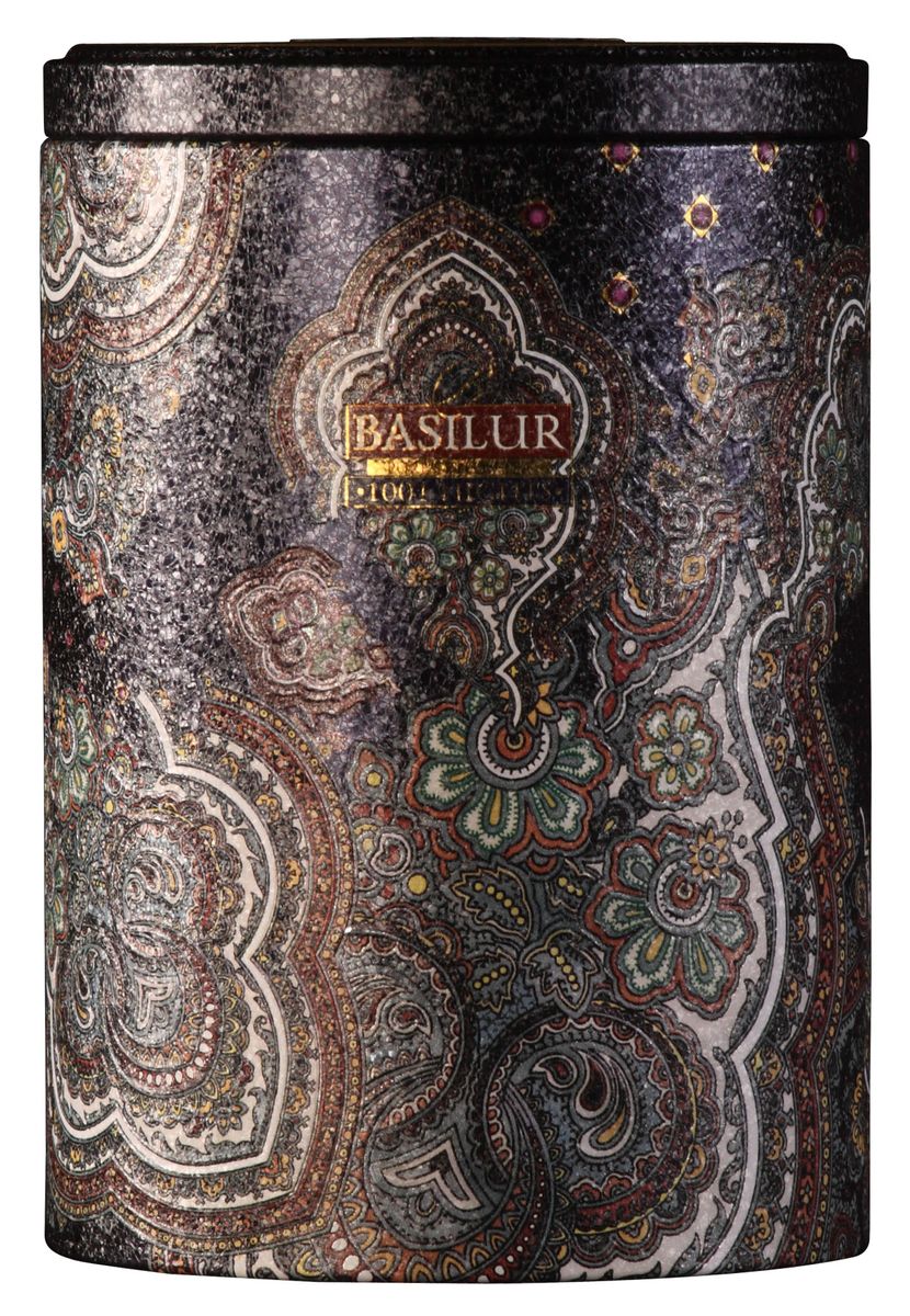 Basilur Magic Nights черный листовой чай, 100 г (жестяная банка)70223-01 Basilur Magic Nights черный листовой чай, 100 г (жестяная банка)70223-01Чёрный цейлонский байховый листовой чай с ягодами клюквы, лепестками василька и синей мальвы и ароматами клубники, абрикоса, ананаса и папайи безусловно придется по вкусу всем любителям этого напитка! Настоящий цейлонский чай с натуральными ягодами и лепестками цветов от Basilur таит свой волшебный аромат в каждой чашке и напомнит вам мир восточной сказки.
