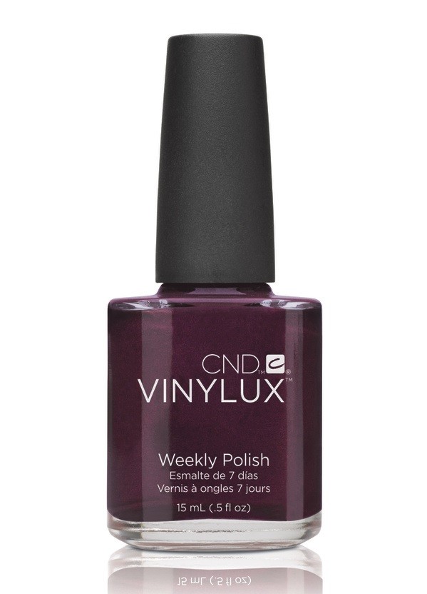 CND Винилюкс Профессиональный недельный лак VINYLUX, #110 Dark Lava, 15 мл9873 CND Винилюкс Профессиональный недельный лак VINYLUX, #110 Dark Lava, 15 мл9873Лак VINYLUX™ – это, в первую очередь, лак, отвечающий современным требованиям. Он маркирован значком 3Free, который говорит об отсутствии в его составе таких вредных компонентов, как дибутилфталат, толуол, формальдегид и его смол. Vinylux (винилюкс) - это двухступенчатая система нанесения лака, состоящая из цветного покрытия и закрепителя. Благодаря инновационной технологии ваш маникюр станет более совершенным, а процесс еего выполнения еще более быстрым. Больше не нужно использовать базу, самоклеющийся состав цветного покрытия не содержит вредных веществ и одновременно обеспечивает защиту вашим ногтям. Закрепитель позволяет лаку держаться на ногтях неделю без сколов и царапин. Vinylux высыхает за восемь с половиной минут и не требует использования UV-лампы. Сейчас насчитывается 62 модных цвета покрытия, включая более 30 цветов, которые совпадают с популярными оттенками CND Shellac. Новинка от CND Vinylux - это более стойкое, блестящее покрытие, которое держится неделю. Расход...