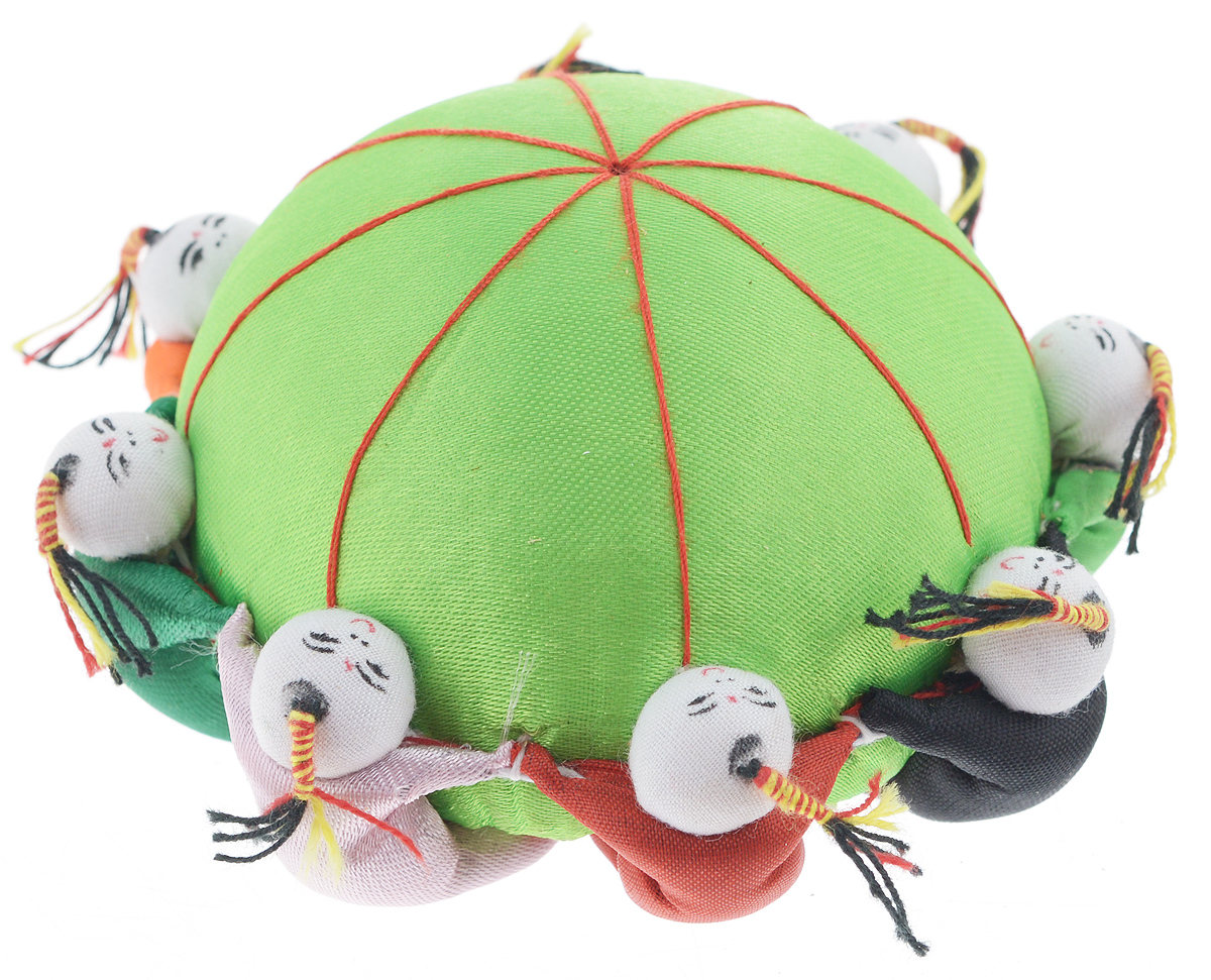 Игольница декоративная Hobby&Pro, цвет: салатовый7700520_салатовый Игольница декоративная Hobby&Pro, цвет: салатовый7700520_салатовыйДекоративная игольница Hobby&Pro, выполненная из атласного текстиля и пластика, станет незаменимым аксессуаром для любой рукодельницы. С такой игольницей ваши булавки и иголки не потеряются и всегда будут на своем месте! А яркий дизайн сделает эту вещицу украшением вашей коллекции предметов для шитья. Прекрасный оригинальный подарок к любому случаю, который обязательно вызовет улыбку у окружающих.