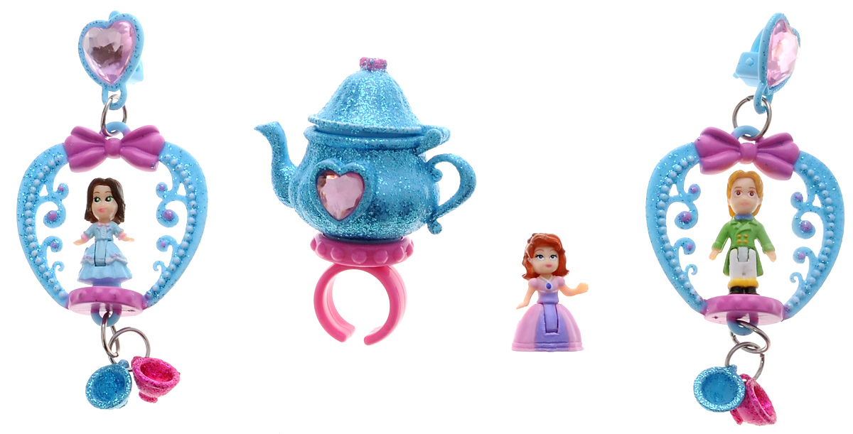 Disney Игровой набор София Прекрасная. Кольцо и клипсы. 1515415154 Disney Игровой набор София Прекрасная. Кольцо и клипсы. 1515415154Набор украшений для девочек по мотивам диснеевского сериала София Прекрасная непременно понравится маленькой моднице. Пара симпатичных клипс декорирована яркими фигурками героев сериала, блестками и стразами, которые переливаются и блестят на свету. Помимо клипс набор содержит кольцо, декорированное маленьким чайником с открывающейся крышкой, и мини-фигурку принцессы. В клипсах можно снимать фигурки и вставлять новые. Внутрь чайника также можно спрятать мини-фигурку. Порадуйте свою дочурку таким замечательным подарком!