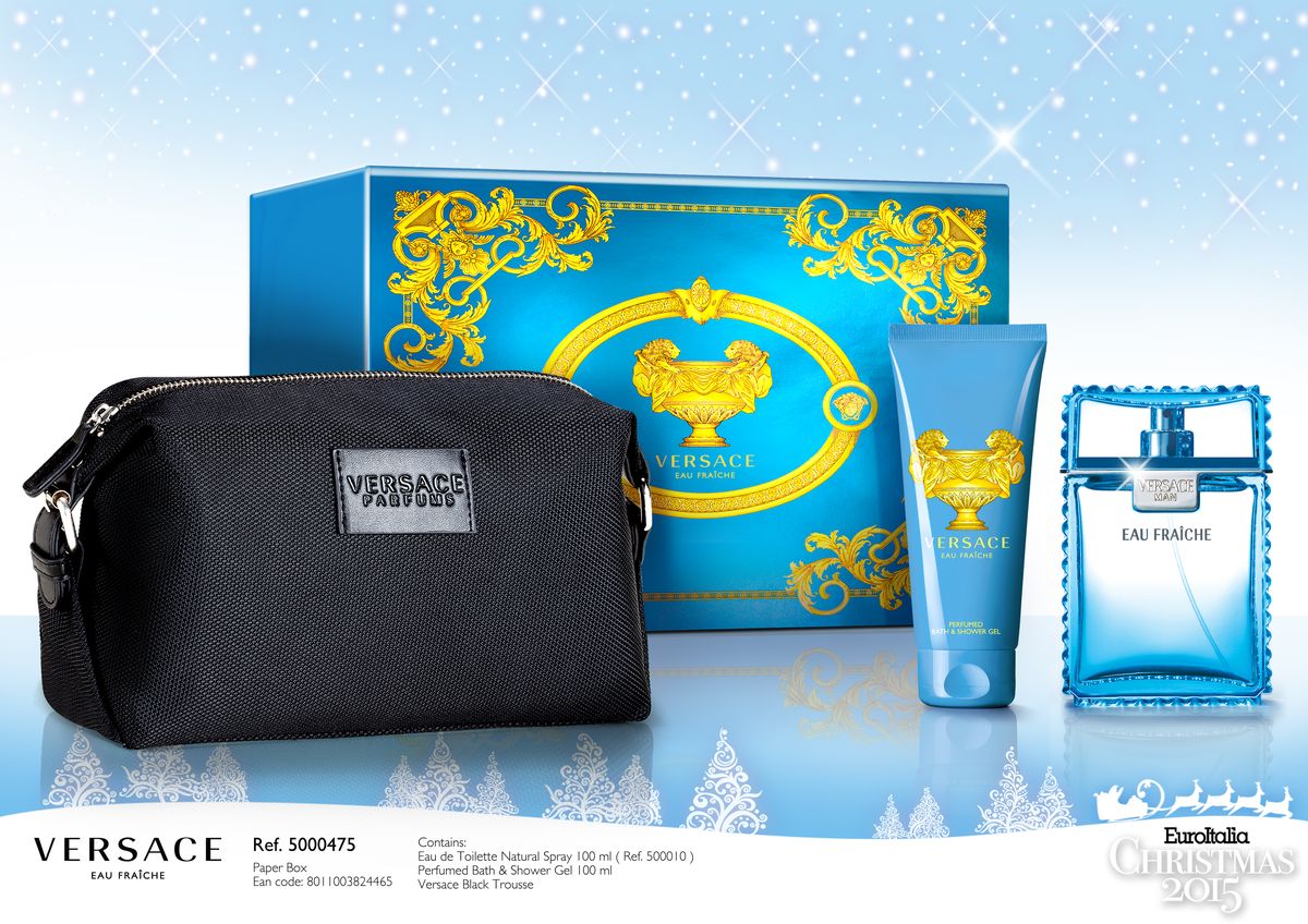 Versace Eau Fraiche Подарочный набор мужской: Туалетная вода 100 мл+ черная косметичка+гель для душа 100 млV5000475 Versace Eau Fraiche Подарочный набор мужской: Туалетная вода 100 мл+ черная косметичка+гель для душа 100 млV5000475АРОМАТИЧЕСКИЙ-ТОНИЗИРУЮЩИЙ-ДРЕВЕСНЫЙ АРОМАТИ снова сильный и уверенный в себе мужчина, шикарный и следующий за модными тенденциями. Но на этот раз ничего от эксцентричности и нескрываемой сексуальности. Скорее элегантная недосказанность, притягательный шарм и утонченная чувственность. Для мужчины, который силён душой, свободен и знает, как наслаждаться жизнью, как бы выпивая её небольшими глотками! Упаковка голубого цвета под кожу крокодила необычайно элегантна и роскошна. Флакон классической формы, мужественный и стильный, передает ощущение свежести, свободы и раскрепощенности.Ключевые слова: Искрящийся, тонизирующий, мужественный, роскошный, с притягательной аурой сильной и свободолюбивой личности.Срок годности: 36 месяцев