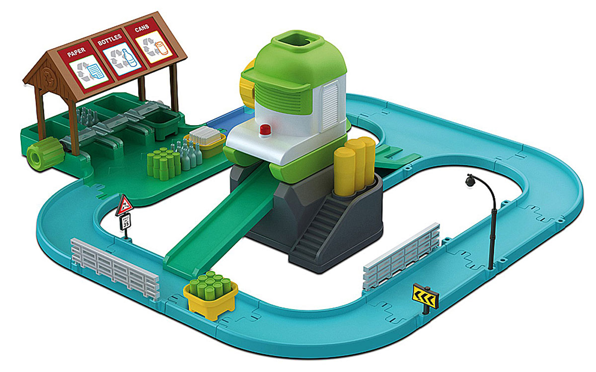 Robocar Poli Игровой набор Перерабатывающая станция с фигуркой83155 Robocar Poli Игровой набор Перерабатывающая станция с фигуркой83155Игровой набор Poli Перерабатывающая станция непременно понравится вашему ребенку. Он включает в себя станцию по переработке мусора с дорожками и устройством для утилизации отходов, а также машинку Клини - персонажа мультфильма Robocar Poli. Станция расположена в городке Брумстаун и принадлежит Клини. Машинка двигается по дороге, может захватывать ящики с отходами и доставлять их к специальному перерабатывающему устройству. Клини рассортировывает все отходы на бумагу, стекло и пластик, а затем помещает их в специальные контейнеры и отвозит к утилизирующему устройству. Для утилизации нужно поместить пустой ящик в устройство и нажать желтый рычаг. Ящик поднимется вверх, сверху перерабатывающего устройства нужно поместить в ящик бутылки, а затем нажать специальную кнопку. Порадуйте своего малыша таким замечательным подарком!