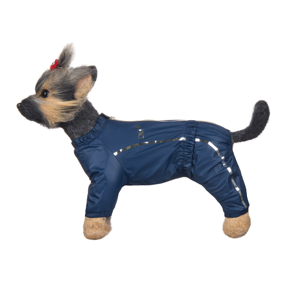 Комбинезон для собак Dogmoda Альпы, для мальчика, цвет: темно-синий. Размер 4 (XL)DM-150328-4 Комбинезон для собак Dogmoda Альпы, для мальчика, цвет: темно-синий. Размер 4 (XL)DM-150328-4Комбинезон для собак Dogmoda Альпы отлично подойдет для прогулок поздней осенью или ранней весной. Комбинезон изготовлен из полиэстера, защищающего от ветра и осадков, с подкладкой из флиса, которая сохранит тепло и обеспечит отличный воздухообмен. Комбинезон застегивается на молнию и липучку, благодаря чему его легко надевать и снимать. Ворот, низ рукавов и брючин оснащены внутренними резинками, которые мягко обхватывают шею и лапки, не позволяя просачиваться холодному воздуху. На пояснице имеется внутренняя резинка. Изделие декорировано серебристыми полосками и надписью DM. Благодаря такому комбинезону простуда не грозит вашему питомцу и он не даст любимцу продрогнуть на прогулке.