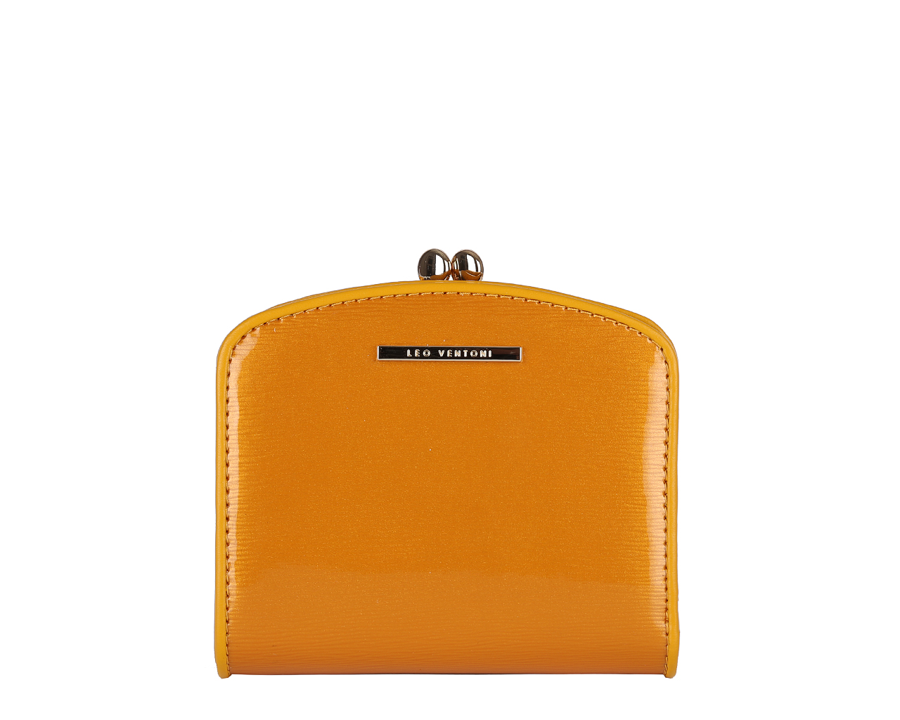 Кошелек женский Leo Ventoni, цвет: желтый. L330837L330837 yellow Кошелек женский Leo Ventoni, цвет: желтый. L330837L330837 yellowЭлегантный кошелек Leo Ventoni выполнен из натуральной лакированной кожи с оригинальным тиснением и оформлен металлической фурнитурой с символикой бренда. Внутренняя часть изделия выполнена из текстиля и натуральной кожи. Изделие закрывается на кнопки. Кошелек содержит два отделения для купюр, два боковых карманов, один вертикальный кармашек, восемь карманов для визиток или пластиковых карт, один кармашек для фото с прозрачным пластиковым окошком. Отделение для монет закрывается на рамочный замок и имеет два отсека. Снаружи, на тыльной стороне кошелька, расположен еще один открытый кармашек. Изделие поставляется в подарочной коробке с логотипом бренда. Стильный кошелек Leo Ventoni станет отличным подарком для человека, ценящего качественные и практичные вещи.