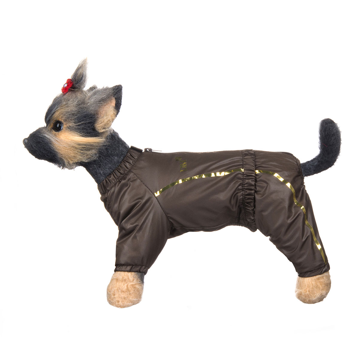 Комбинезон для собак Dogmoda Альпы, зимний, для мальчика, цвет: коричневый, бежевый. Размер 1 (S)DM-150352-1 Комбинезон для собак Dogmoda Альпы, зимний, для мальчика, цвет: коричневый, бежевый. Размер 1 (S)DM-150352-1Зимний комбинезон для собак Dogmoda Альпы отлично подойдет для прогулок в зимнее время года. Комбинезон изготовлен из полиэстера, защищающего от ветра и снега, с утеплителем из синтепона, который сохранит тепло даже в сильные морозы, а на подкладке используется искусственный мех, который обеспечивает отличный воздухообмен. Комбинезон застегивается на молнию и липучку, благодаря чему его легко надевать и снимать. Ворот, низ рукавов и брючин оснащены внутренними резинками, которые мягко обхватывают шею и лапки, не позволяя просачиваться холодному воздуху. На пояснице имеется внутренняя резинка. Изделие декорировано золотистыми полосками и надписью DM. Благодаря такому комбинезону простуда не грозит вашему питомцу и он сможет испытать не сравнимое удовольствие от снежных игр и забав.
