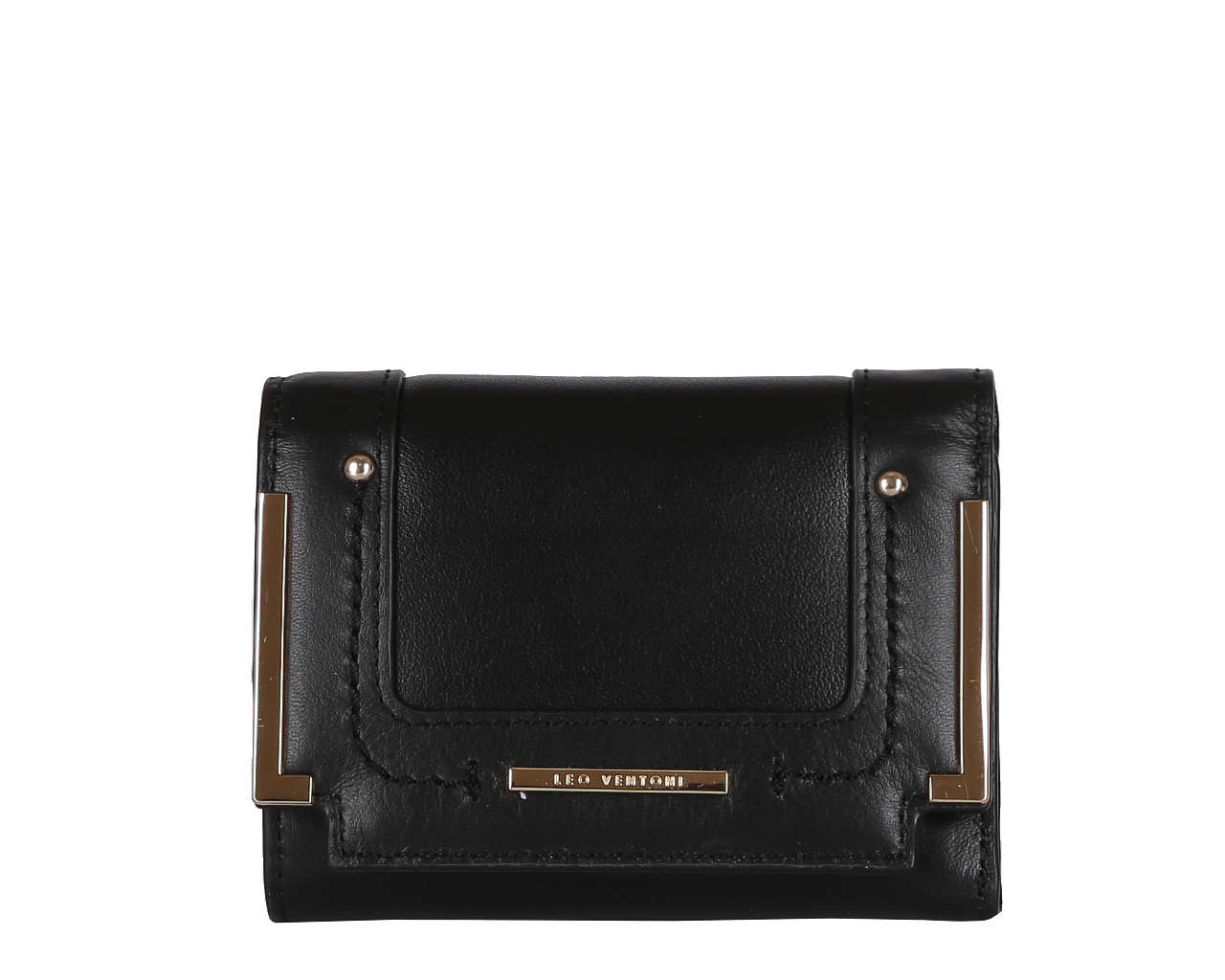 Кошелек женский Leo Ventoni, цвет: черный, фуксия. L330891L330891 nero/fuchsia Кошелек женский Leo Ventoni, цвет: черный, фуксия. L330891L330891 nero/fuchsiaСтильный кошелек Leo Ventoni выполнен из натуральной кожи, оформлен металлической фурнитурой с символикой бренда. Внутренняя часть изделия выполнена из текстиля и натуральной кожи. Изделие раскладывается и закрывается на кнопку. Кошелек содержит отделение для купюр, пять накладных карманов, восемь карманов для кредитных карт, два из которых дополнены прозрачной вставкой из пластика. Снаружи, в тыльной стенке кошелька, расположен врезной карман на молнии. Изделие поставляется в фирменной упаковке. Стильный кошелек Leo Ventoni станет отличным подарком для человека, ценящего качественные и практичные вещи.
