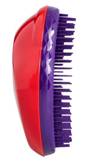 Tangle Teezer Расческа для волос The Original Winter Berry370213 Tangle Teezer Расческа для волос The Original Winter Berry370213Tangle Teezer The Original Winter Berry Зимняя ягода - оригинальная профессиональная расческа для расчесывания волос, которая позволит вам с легкостью всего за одну минуту без рывков и напряжения расчесать мокрые, уязвимые или окрашенные волосы, не нарушая структуру волос и не причиняя себе дискомфорта.