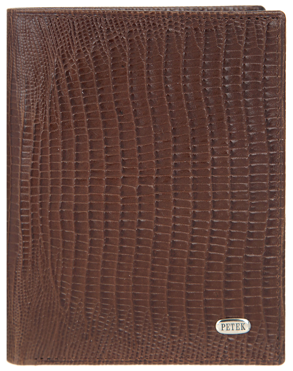 Портмоне мужское Petek 1855, цвет: коричневый. 184.041.02184.041.02 D.Brown Портмоне мужское Petek 1855, цвет: коричневый. 184.041.02184.041.02 D.BrownСтильное мужское портмоне Petek 1855 выполнено из натуральной кожи. Лицевая сторона оформлена металлической пластиной с гравировкой в виде названия бренда. Изделие раскладывается пополам. Портмоне содержит четыре кармашка для кредиток или пластиковых карт (один из которых с окошком из прозрачного пластика), один потайной карман и два отделения для купюр. Изделие упаковано в фирменную коробку. Такое портмоне станет отличным подарком для человека, ценящего качественные и стильные вещи.