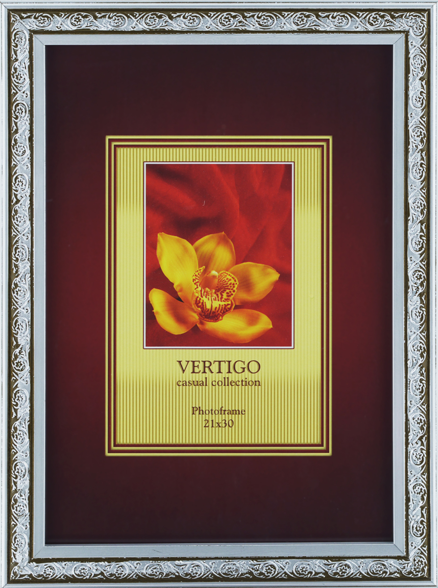 Фоторамка Vertigo Lazio 21 х 30 смH6017/887 Фоторамка Vertigo Lazio 21 х 30 смH6017/887Фоторамка Lazio выполнена в классическом стиле из пластика и стекла, защищающего фотографию. Оборотная сторона рамки оснащена специальной ножкой, благодаря которой ее можно поставить на стол или любое другое место в доме или офисе. Также на изделие имеются два специальных отверстия для подвешивания. Такая фоторамка поможет вам оригинально и стильно дополнить интерьер помещения, а также позволит сохранить память о дорогих вам людях и интересных событиях вашей жизни. Размер фотографии: 21 см х 30 см.