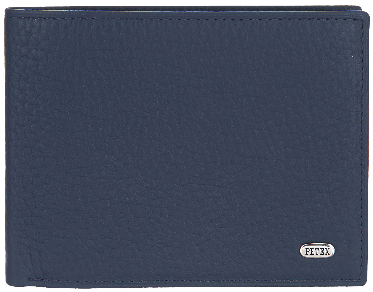 Портмоне мужское Petek 1855, цвет: темно-синий. 182.46D.88182.46D.88 Navy Портмоне мужское Petek 1855, цвет: темно-синий. 182.46D.88182.46D.88 NavyСтильное портмоне Petek 1855 выполнено из натуральной кожи с зернистой фактурой, дополнено металлической фурнитурой с символикой бренда, внутренняя часть изделия выполнена из текстиля и натуральной кожи. Изделие раскладывается пополам. Внутри распложены два отделения для купюр, шесть кармашков для визиток или пластиковых карт, три накладных кармана, боковой кармашек, отделение для монет с клапаном на кнопке. Изделие поставляется в фирменной упаковке. Портмоне Petek 1855 станет замечательным подарком человеку, ценящему качественные и практичные вещи.