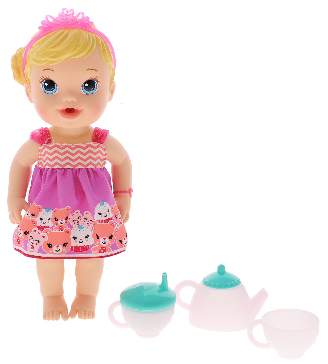 Baby Alive Пупс Гостеприимная малюткаA9288 Baby Alive Пупс Гостеприимная малюткаA9288Пупс Baby Alive Гостеприимная малютка станет отличным подарком для каждой маленькой девочки. Все элементы набора выполнены из безопасного материала. Кукла выглядит как настоящий ребенок. Малышка одета в легкое платьице, а голову украшает розовая тиара. В набор входят чайник, чашечка, поильник и подгузник. Кукла умеет пить, но не забудьте поменять ей подгузник. Малютку можно поить из поильника или из чашечки. Игра с куклой разовьет в вашей малышке чувство ответственности и заботы. Порадуйте свою принцессу таким великолепным подарком!