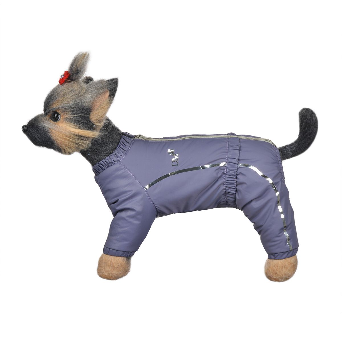 Комбинезон для собак Dogmoda Альпы, зимний, для девочки, цвет: фиолетовый, серый. Размер 4 (XL)DM-150350-4 Комбинезон для собак Dogmoda Альпы, зимний, для девочки, цвет: фиолетовый, серый. Размер 4 (XL)DM-150350-4Зимний комбинезон для собак Dogmoda Альпы отлично подойдет для прогулок в зимнее время года. Комбинезон изготовлен из полиэстера, защищающего от ветра и снега, с утеплителем из синтепона, который сохранит тепло даже в сильные морозы, а на подкладке используется искусственный мех, который обеспечивает отличный воздухообмен. Комбинезон застегивается на молнию и липучку, благодаря чему его легко надевать и снимать. Ворот, низ рукавов и брючин оснащены внутренними резинками, которые мягко обхватывают шею и лапки, не позволяя просачиваться холодному воздуху. На пояснице имеется внутренняя резинка. Изделие декорировано серебристыми полосками и надписью DM. Благодаря такому комбинезону простуда не грозит вашему питомцу и он сможет испытать не сравнимое удовольствие от снежных игр и забав.