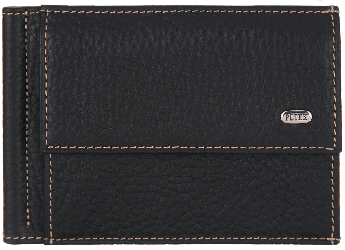 Портмоне мужское Petek 1855, цвет: черный. 143.46D.KD1143.46D.KD1 Black Портмоне мужское Petek 1855, цвет: черный. 143.46D.KD1143.46D.KD1 BlackСтильное мужское портмоне Petek выполнено из натуральной кожи с зернистой фактурой и оформлено контрастной строчкой и металлической фурнитурой с символикой бренда. Изделие раскладывается пополам и закрывается на кнопку. Внутри размещены два накладных сетчатых кармана, зажим для купюр. Снаружи, на лицевой стороне расположен накладной карман для монет с клапаном на кнопке. Изделие поставляется в фирменной упаковке. Стильное портмоне Petek станет отличным подарком для человека, ценящего качественные и практичные вещи.