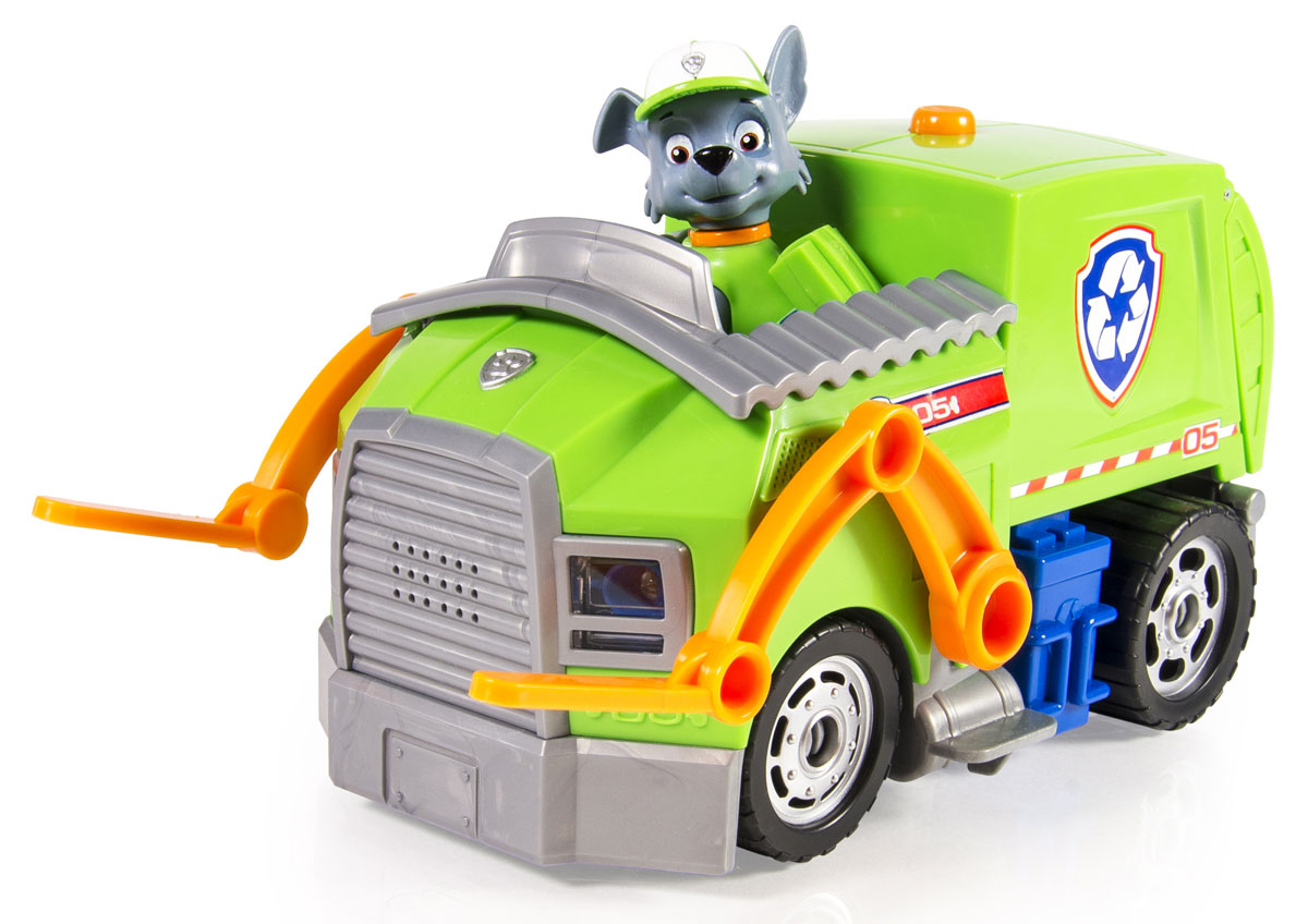 Paw Patrol Большой автомобиль спасателей Rocky16637 Paw Patrol Большой автомобиль спасателей Rocky16637Неугомонный энтузиаст Рокки из команды спасателей Щенячьего патруля и его замечательный автомобиль-погрузчик со звуковыми и световыми эффектами - то, что нужно любому поклоннику популярного детского сериала о приключениях щенков-спасателей! Рокки - борец за чистоту и экологию, его перерабатывающая мусор машина оснащена подвижным погрузчиком. В комплект набора входит небольшая фигурка Рокки! Рекомендуется докупить 2 батарейки напряжением 1,5V типа ААА (товар комплектуется демонстрационными).