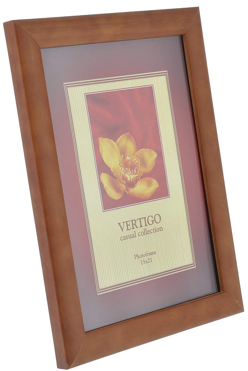 Фоторамка Vertigo Biella 2, цвет: коричневый, 15 х 21 см13440 WF2014/440 Фоторамка Vertigo Biella 2, цвет: коричневый, 15 х 21 см13440 WF2014/440Фоторамка Vertigo Biella 2, выполненная в классическом стиле из натурального дерева и стекла, защитит вашу фотографию. Оборотная сторона рамки оснащена отверстиями для подвешивания на стену и специальной ножкой, благодаря которой ее можно поставить на стол или любое другое место в доме или офисе. Такая фоторамка поможет вам оригинально и стильно дополнить интерьер помещения, а также позволит сохранить память о дорогих вам людях и интересных событиях вашей жизни.