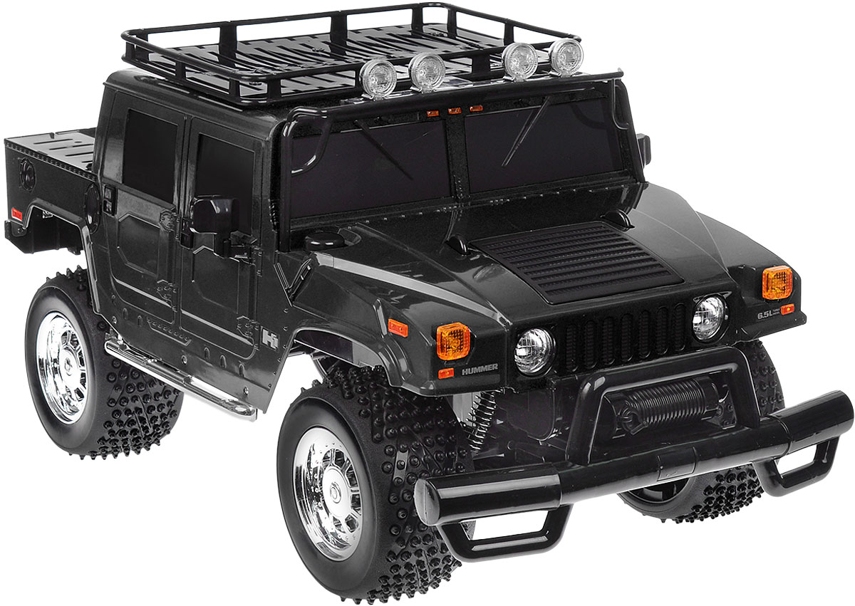 Rastar Радиоуправляемая модель Hummer H1 Sut цвет черный28700_черный Rastar Радиоуправляемая модель Hummer H1 Sut цвет черный28700_черныйРадиоуправляемая модель Rastar Hummer H1 Sut станет отличным подарком любому мальчику! Все дети хотят иметь в наборе своих игрушек ослепительные, невероятные и крутые автомобили на радиоуправлении. Тем более, если это автомобиль известной марки с проработкой всех деталей, удивляющий приятным качеством и видом. Одной из таких моделей является автомобиль на радиоуправлении Rastar Hummer H1 Sut. Это точная копия настоящего авто в масштабе 1:6. Возможные движения: вперед, назад, вправо, влево, остановка. Имеются световые эффекты. Пульт управления работает на частоте 40 MHz. Игрушка работает на сменном аккумуляторе (входит в комплект). Для работы пульта управления необходима 1 батарейка 9V (6F22) (не входит в комплект).