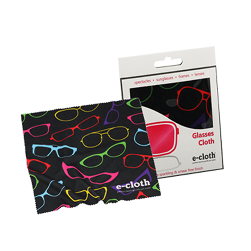 Салфетка для очков E-cloth, 19 х 19 см20430 Салфетка для очков E-cloth, 19 х 19 см20430Салфетка E-cloth состоит на 80% из полиэстера и на 20% из полиамида. Мягкая ткань легко удаляет следы от пальцев с линз и оправ. Салфетка так же идеально подходит для очистки объективов фото и видеокамер. Изделие выдерживает до 300 циклов стирки без потери эффективности. Можно стирать в стиральной машине. Размер: 19 см х 19 см.