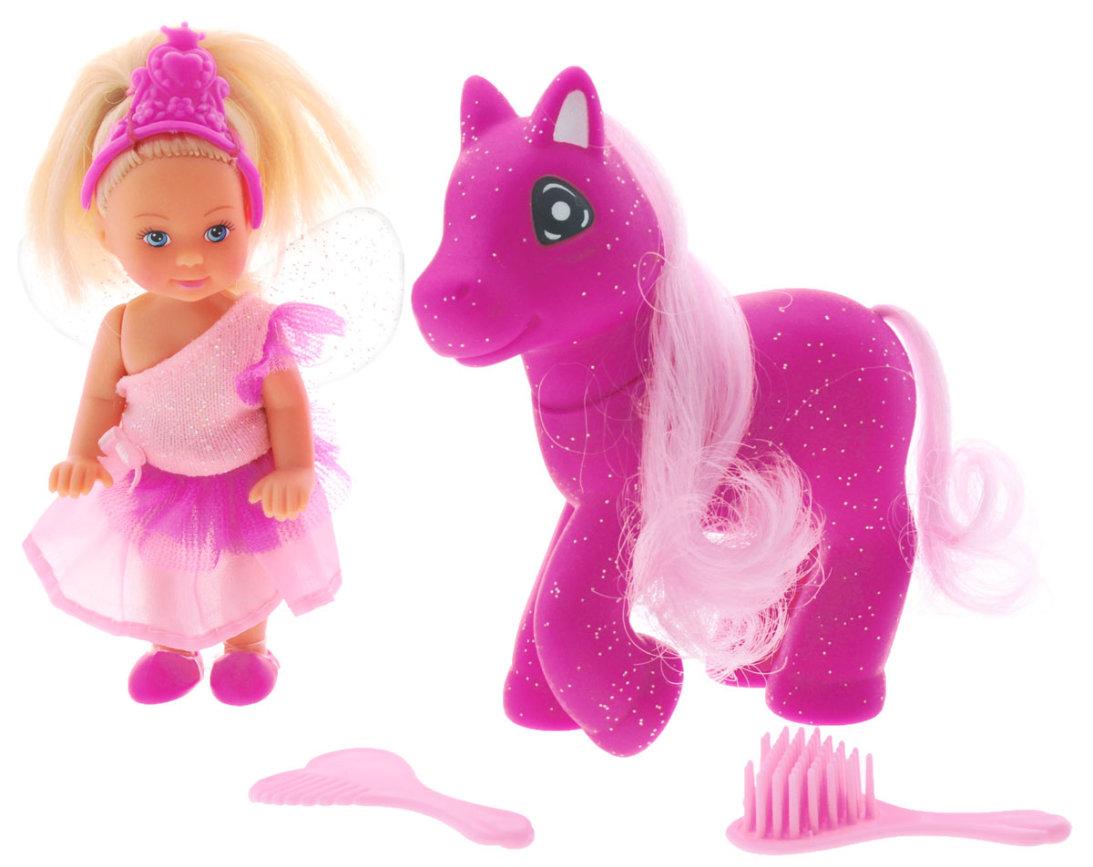 Simba Игровой набор Little Fairy & Pony цвет розовый5738667_розовый_розовый Simba Игровой набор Little Fairy & Pony цвет розовый5738667_розовый_розовыйИгровой набор Simba Little Fairy & Pony порадует любую девочку и надолго увлечет ее. Малышка Еви одета в длинное розовое платье, на голове у нее - розовая тиара, а за спиной - прозрачные крылышки феи. Вашей дочурке непременно понравится заплетать длинные белокурые волосы куклы, придумывая разнообразные прически. В комплект входит фигурка сказочной пони, а также 2 расчески. Длинную мягкую гриву пони можно расчесывать и заплетать. Руки, ноги и голова куклы подвижны, благодаря чему ей можно придавать разнообразные позы. Игры с куклой способствуют эмоциональному развитию, помогают формировать воображение и художественный вкус, а также разовьют в вашей малышке чувство ответственности и заботы. Великолепное качество исполнения делают эту куколку чудесным подарком к любому празднику.