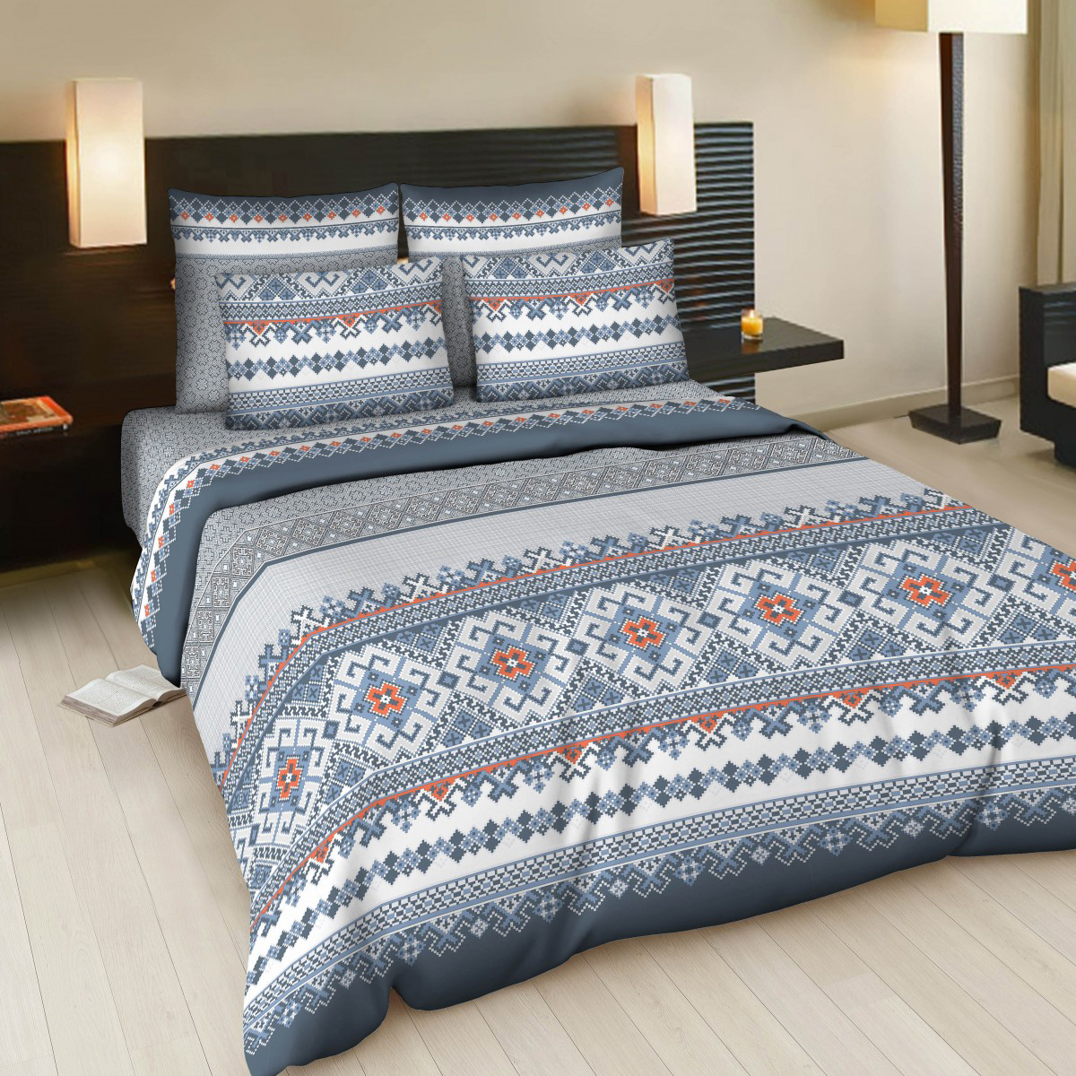 Комплект белья Letto Народные узоры, 2-спальный, наволочки 70х70, цвет: синий, белыйВ85-4 Комплект белья Letto Народные узоры, 2-спальный, наволочки 70х70, цвет: синий, белыйВ85-4Комплект постельного белья Letto Народные узоры выполнен из бязи (100% натурального хлопка). Комплект состоит из пододеяльника, простыни и двух наволочек. Постельное белье оформлено ярким красочным рисунком. Гладкая структура делает ткань приятной на ощупь, мягкой и нежной, при этом она прочная и хорошо сохраняет форму. Благодаря такому комплекту постельного белья вы сможете создать атмосферу роскоши и романтики в вашей спальне.