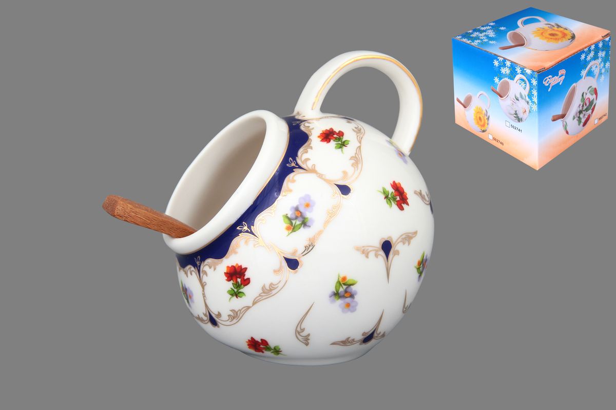 Банка для соли Elan Gallery Цветочек, с ложкой, 300 мл503709 Банка для соли Elan Gallery Цветочек, с ложкой, 300 мл503709Банка для соли Elan Gallery Цветочек, изготовленная из высококачественной керамики, подойдет не только для соли, но и для сахара, специй и даже меда. Благодаря наклонной форме и ручке, она очень удобна в использовании. Изделие оформлено цветочным рисунком. В комплект входит деревянная ложечка. Такая банка для соли стильно оформит интерьер кухни. Диаметр (по верхнему краю): 5 см. Высота (с учетом ручки): 10 см. Длина ложки: 10 см.
