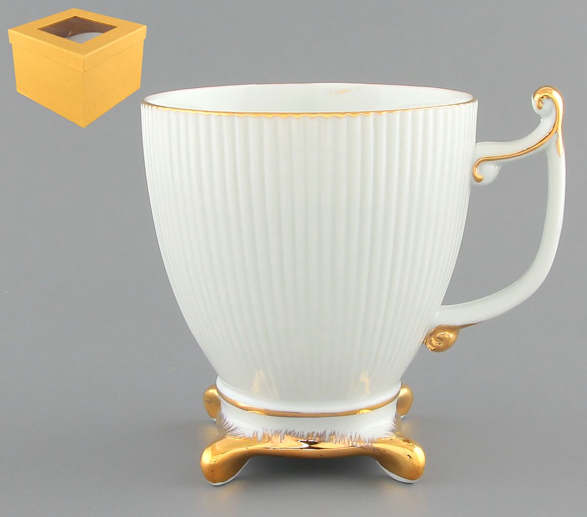 Кружка Elan Gallery Царская, 300 мл801117 Кружка Elan Gallery Царская, 300 мл801117Изящная кружка Elan Gallery Царская, изготовленная из высококачественной керамики, подойдет для любителей чая, кофе и других напитков. Кружка с отделкой золотистого цвета имеет оригинальную ножку. Изделие упаковано в подарочную коробку. Не использовать в микроволновой печи. Объем кружки: 300 мл. Диаметр кружки (по верхнему краю): 9 см. Высота кружки: 10 см.