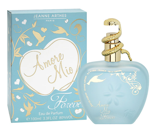 Jeanne Arthes Amore Mio Forever. Парфюмерная вода, 100 мл41148 Jeanne Arthes Amore Mio Forever. Парфюмерная вода, 100 мл41148Нежный шлейф аромата подчеркивает неповторимую индивидуальность каждой женщины, раскрывая именно ее формулу любви. Классификация аромата : цветочный, фруктовый. Пирамида аромата : Основные ноты: лимон, бергамот, черная смородина, персик, жасмин, экзотический фрукт, роза, яблоко, мускус, амбра. Характеристики: Объем: 100 мл. Производитель: Франция. Самый популярный вид парфюмерной продукции на сегодняшний день - парфюмерная вода. Это объясняется оптимальным балансом цены и качества - с одной стороны, достаточно высокая концентрация экстракта (10-20% при 90% спирте), с другой - более доступная, по сравнению с духами, цена. У многих фирм парфюмерная вода - самый высокий по концентрации экстракта вид товара, т.к. далеко не все производители считают нужным (или возможным) выпускать свои ароматы в виде духов. Как правило, парфюмерная вода всегда в спрее-пульверизаторе, что удобно для...
