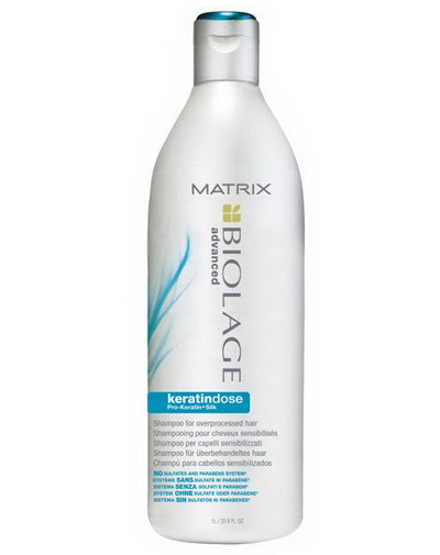 Matrix Biolage Keratindose Шампунь 1лP0676802 Matrix Biolage Keratindose Шампунь 1лP0676802Шампунь создает роскошную пену, которая помогает восстановить прочность сильно поврежденных волос. Глубоко увлажняет и питает волосы протеинами. Не содержит сульфатов, парабенов и солей. Про-кератин восстанавливает поврежденные участки и защищает от дальнейших повреждений. Натуральный шелк увлажняет волосы и предотвращает потерю влаги. На 90% увлажненные волосы уже после первого применения. Рекомендуется для восстановления волос, подверженных частому химическому воздействию (обесцвечивание, мелирование и химзавивки).