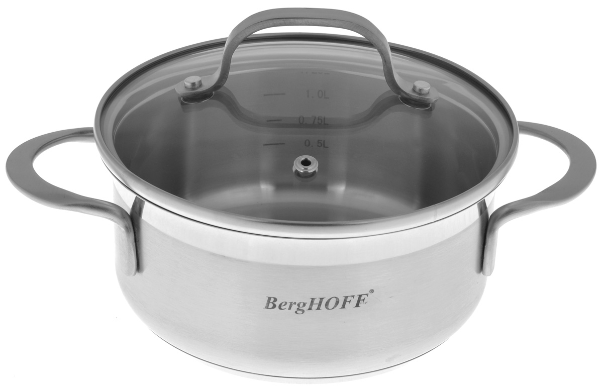 Кастрюля BergHOFF Studio с крышкой, 1,3 л4410021 Кастрюля BergHOFF Studio с крышкой, 1,3 л4410021Кастрюля BergHOFF Studio выполнена из высококачественной нержавеющей стали, гигиеничной и прочной. Трехслойное капсульное дно делает возможным эффективное приготовление пищи и равномерное распределение тепла по всей поверхности. Матовая полировка обеспечивает превосходные антикоррозионные свойства материала, чистоту и гигиену, а также облегчает чистку. Стеклянная крышка оснащена ободком из нержавеющей стали и отверстием для выхода пара, снижающим возможность выкипания. Благодаря стеклянной крышке можно наблюдать за ингредиентами в кастрюле в процессе приготовления пищи. Изделие имеет внутреннюю разметку объема. Подходит для всех типов плит, включая индукционные. Можно использовать в посудомоечной машине. Диаметр кастрюли (по верхнему краю): 18 см. Ширина кастрюли (с учетом ручек): 26,5 см. Высота стенки: 8 см. Толщина стенки: 1 мм. Толщина дна: 4 мм.