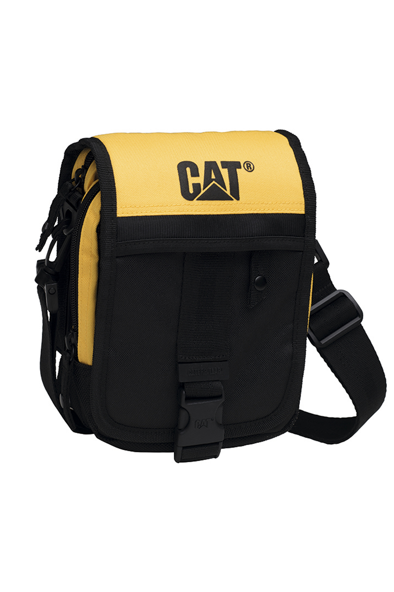 Сумка на плечо Caterpillar Ronald, цвет: черный, желтый, 2 л80002-12 Сумка на плечо Caterpillar Ronald, цвет: черный, желтый, 2 л80002-12Стильная сумка Caterpillar Ronald выполнена из полиэстера. Изделие имеет два основных отделения, которые закрываются на застежки-молнии. Внутри одного из отделений имеется накладной карман на липучке. Закрывается изделие на клапан с пластиковой защелкой. Снаружи, на передней стенке под клапаном находится накладной открытый кармашек, два держателя для авторучек и прорезной карман на застежке-молнии, внутри которого предусмотрен текстильный ремешок с карабином для ключей. Клапан также оснащен дополнительным прорезным карманом на застежке-молнии. Сумка оснащена съемным текстильным плечевым ремнем, который регулируется по длине. На задней стенке предусмотрена текстильная ручка на кнопке. Стильная сумка Caterpillar Ronald станет незаменимой в повседневной жизни.