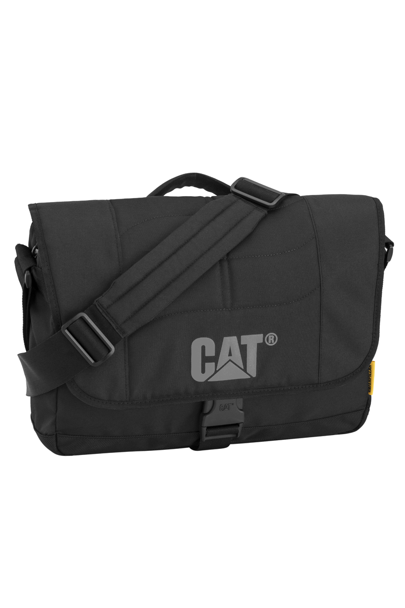 Сумка на плечо Caterpillar Caine, цвет: черный, 10 л83111-01 Сумка на плечо Caterpillar Caine, цвет: черный, 10 л83111-01Стильная сумка Caterpillar Caine выполнена из полиэстера. Изделие имеет одно основное отделение, закрывающееся на застежку-молнию. Внутри имеется мягкий карман для ноутбука (15,6), закрывающийся на хлястик с липучкой. Закрывается изделие на клапан с липучками и дополнительно на пластиковую защелку с регулируемым ремешком. Снаружи, на передней стенке под клапаном находится прорезной карман на застежке-молнии, внутри которого предусмотрен прорезной карман на застежке-молнии, сетчатый карман на резинке, два держателя для авторучек и текстильный ремешок с карабином для ключей. Сумка оснащена текстильным плечевым ремнем, который регулируется по длине, и удобной ручкой. Стильная сумка Caterpillar Caine станет незаменимой в повседневной жизни.