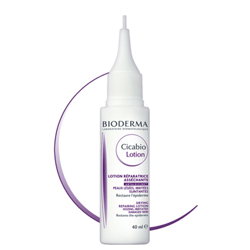 Bioderma лосьон Cicabio для тела и лица 40 мл28002 Bioderma лосьон Cicabio для тела и лица 40 мл28002Цикабио Лосьон оказывает подсушивающий эффект и действует на каждой стадии восстановления эпидермиса, способствуя регенерации кожи.Сочетание талька и кремния абсорбирует влагу.Запатентованный комплекс Анталгицин, инновация Bioderma, быстро устраняет ощущение дискомфорта и cнижает вероятность расчесов.Сочетание Ресвератрола и меди способствует полноценному восстановлению кожи.Эксклюзивный патент DAF* понижает порог чувствительности кожи.Очищает и подсушивает рану. Облегчает дискомфорт и предотвращает расчесывание. Восстанавливает и успокаивает поврежденную поверхность