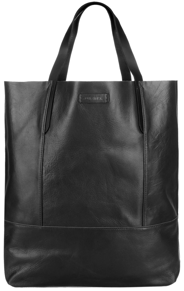 Сумка женская Diesel, цвет: черный. X03041-P0512/H1145X03041-P0512/H1145 Сумка женская Diesel, цвет: черный. X03041-P0512/H1145X03041-P0512/H1145Элегантная сумка Diesel выполнена из натуральной кожи. Изделие спереди декорировано нашивкой с названием бренда. Внутри - одно большое отделение. Прилагается текстильный чехол для хранения. Изнаночная сторона сумки с покрытием оригинального цвета. A этом сезоне этот модный аксессуар поможет вам быть в тренде!